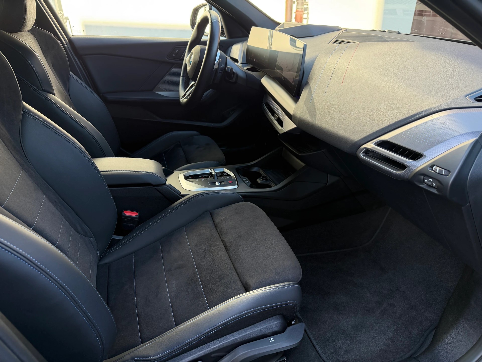 BMW 118d Steptronic M Sport Pro | HEAD-UP DISPLAY | MASSAGESITZE | 360° KAMERA | KEYLESS GO-image-15