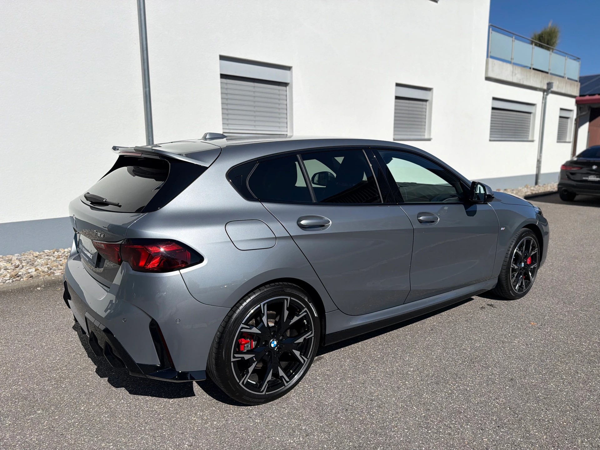 BMW 118d Steptronic M Sport Pro | HEAD-UP DISPLAY | MASSAGESITZE | 360° KAMERA | KEYLESS GO-image-5
