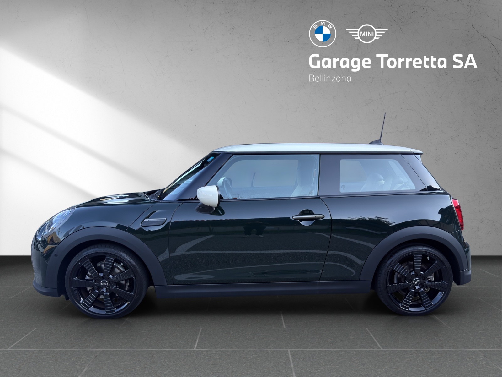 MINI Cooper Resolute Edition Steptronic DKG-showroom-element-1