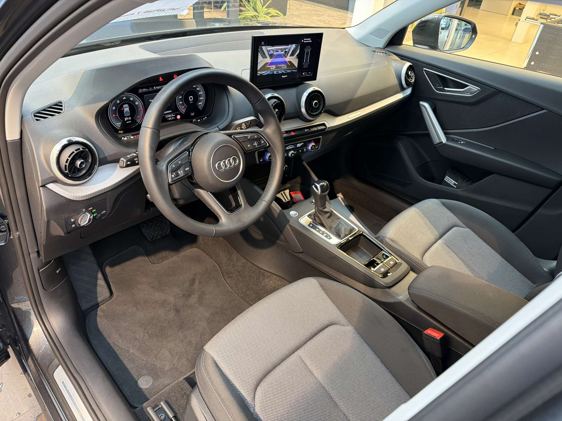 AUDI Q2 35 TFSi S-Line S-Tronic Automat-image-5