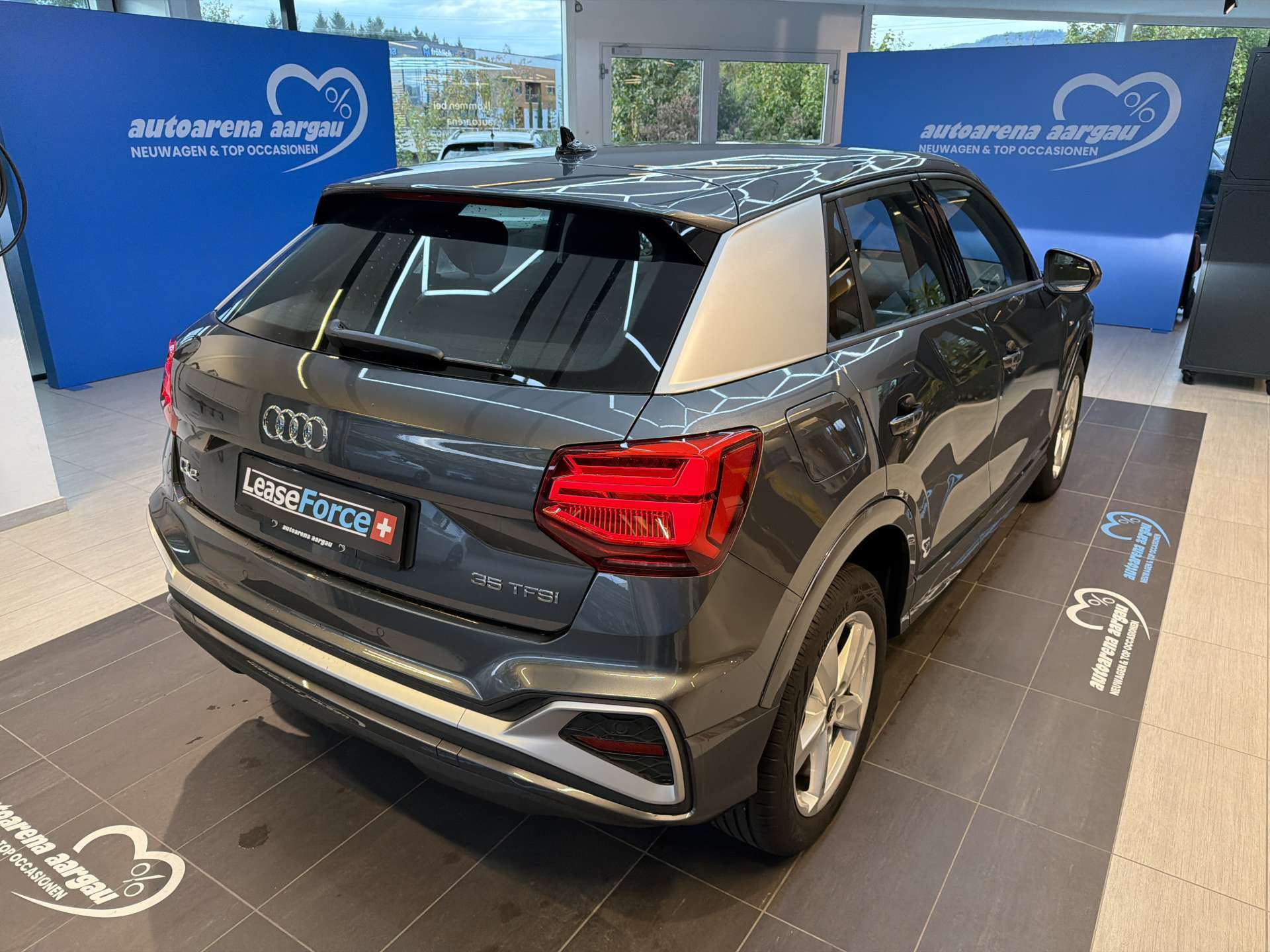 AUDI Q2 35 TFSi S-Line S-Tronic Automat-showroom-element-2