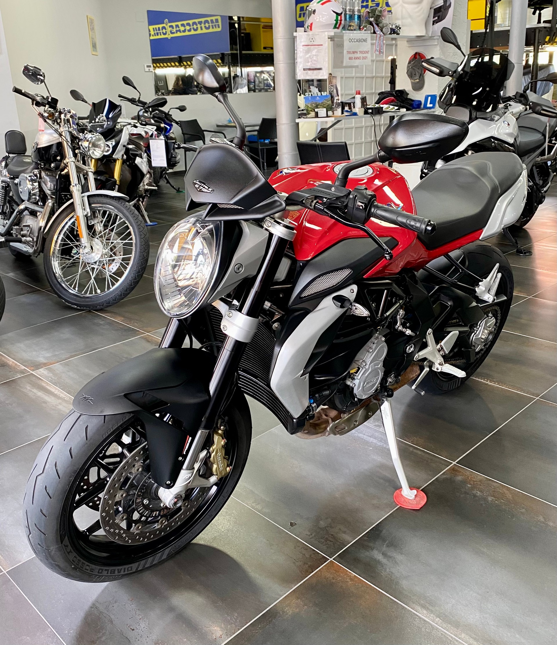MV AGUSTA B3 Brutale 675 ABS-image-3