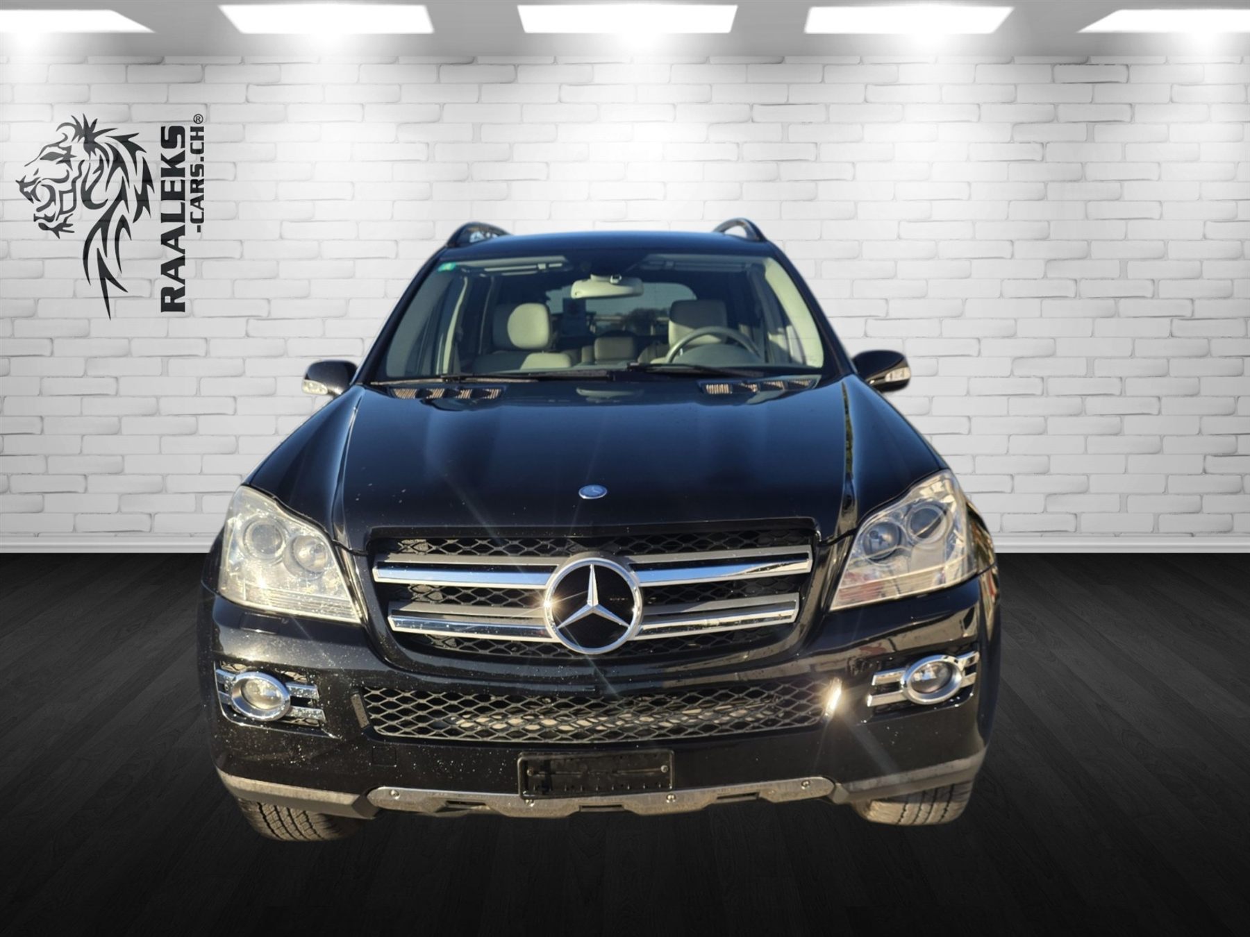 MERCEDES-BENZ GL 500 4Matic 7G-Tronic-showroom-element-2