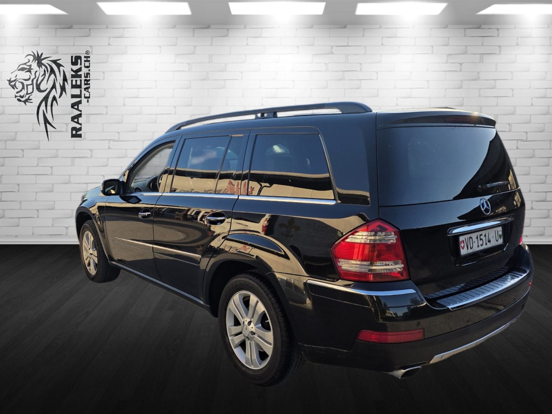 MERCEDES-BENZ GL 500 4Matic 7G-Tronic-showroom-element-3