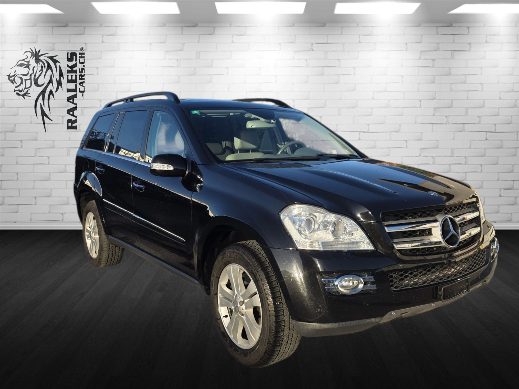 MERCEDES-BENZ GL 500 4Matic 7G-Tronic-showroom-element-1