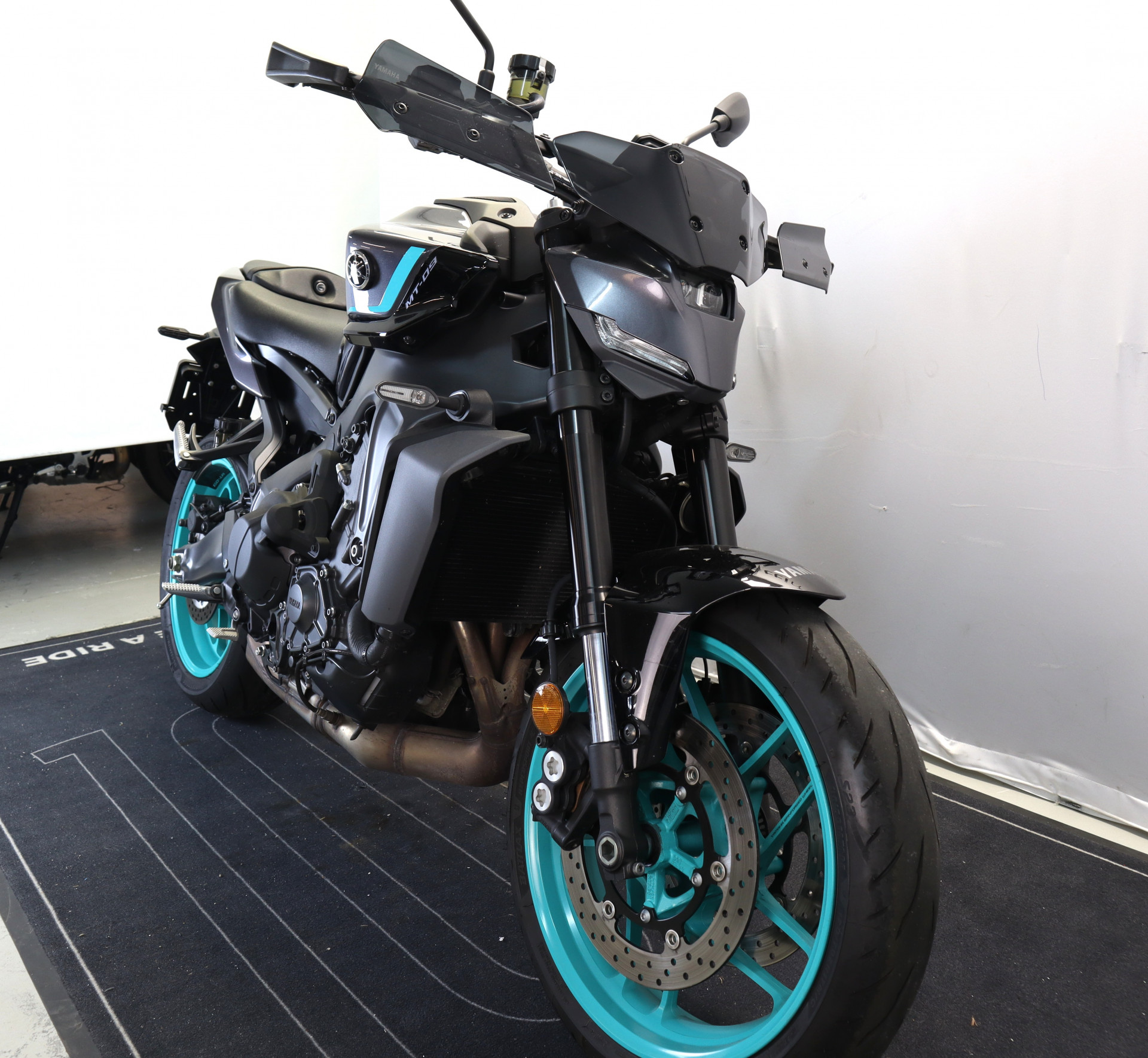 YAMAHA MT-09 Y-AMT-image-4