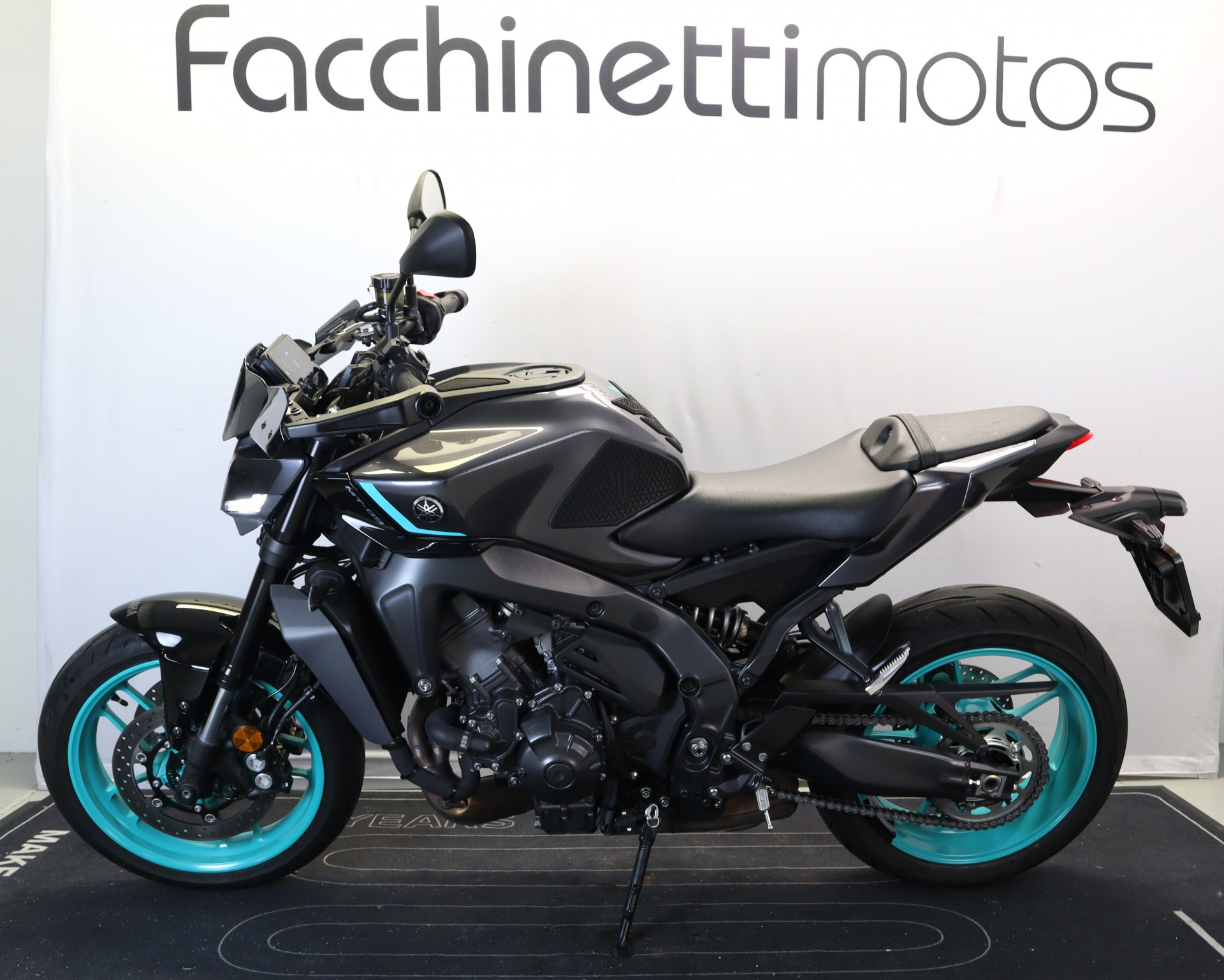 YAMAHA MT-09 Y-AMT-image-1
