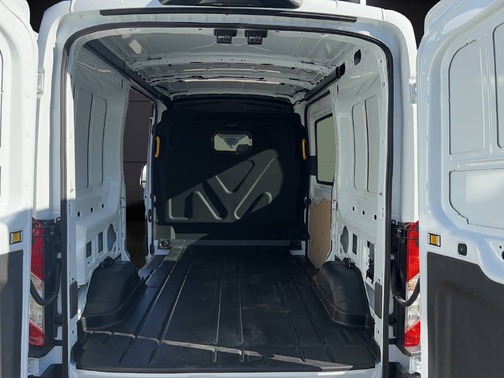 FORD E-Transit Van 350 L2H2 67kWh Trend-image-15