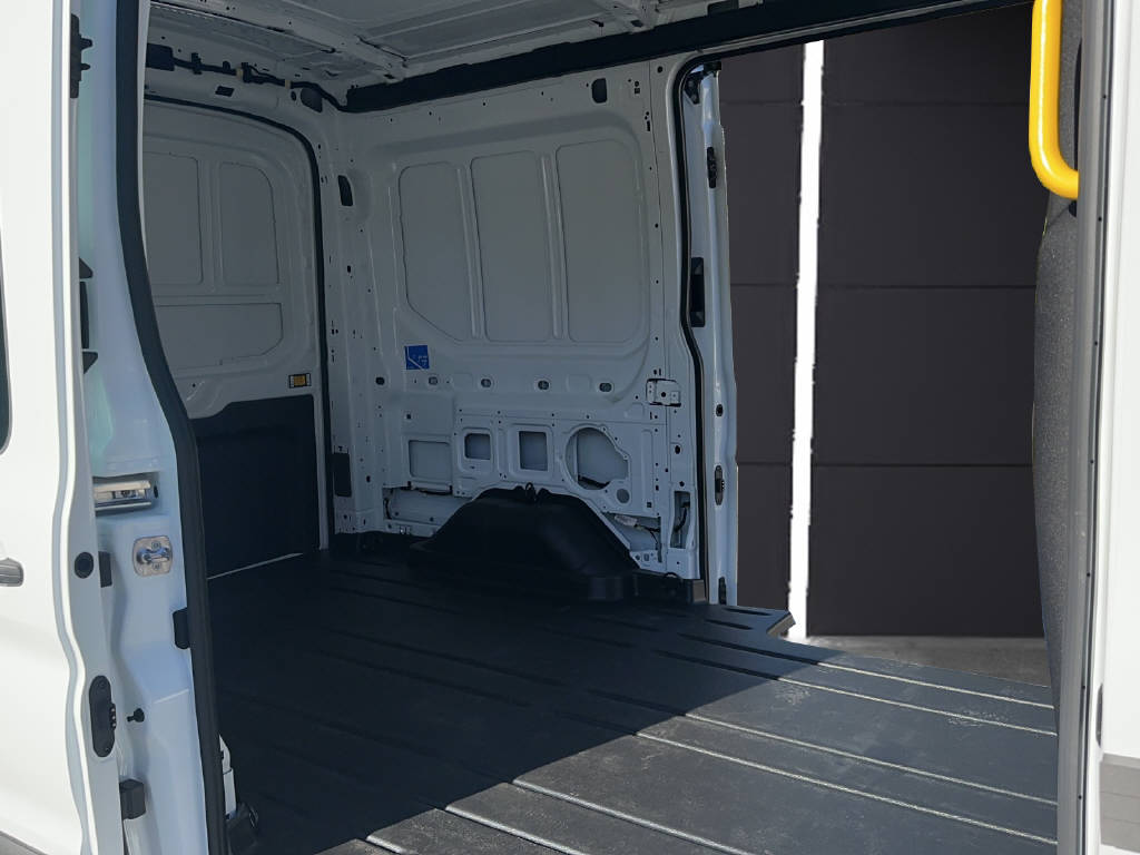 FORD E-Transit Van 350 L2H2 67kWh Trend-image-13
