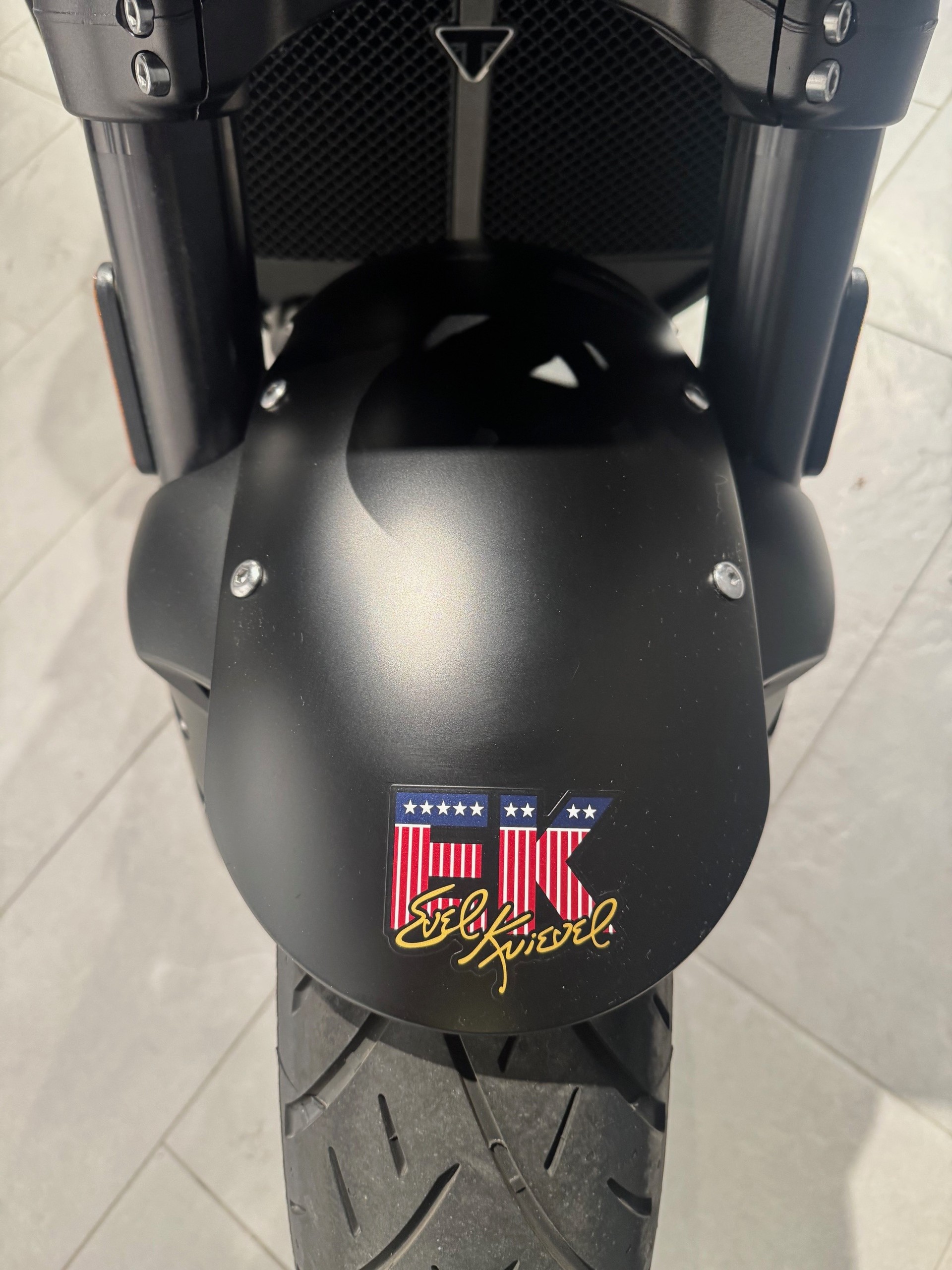 TRIUMPH Rocket 3 R Storm Evel Knievel Lacksatz-image-7