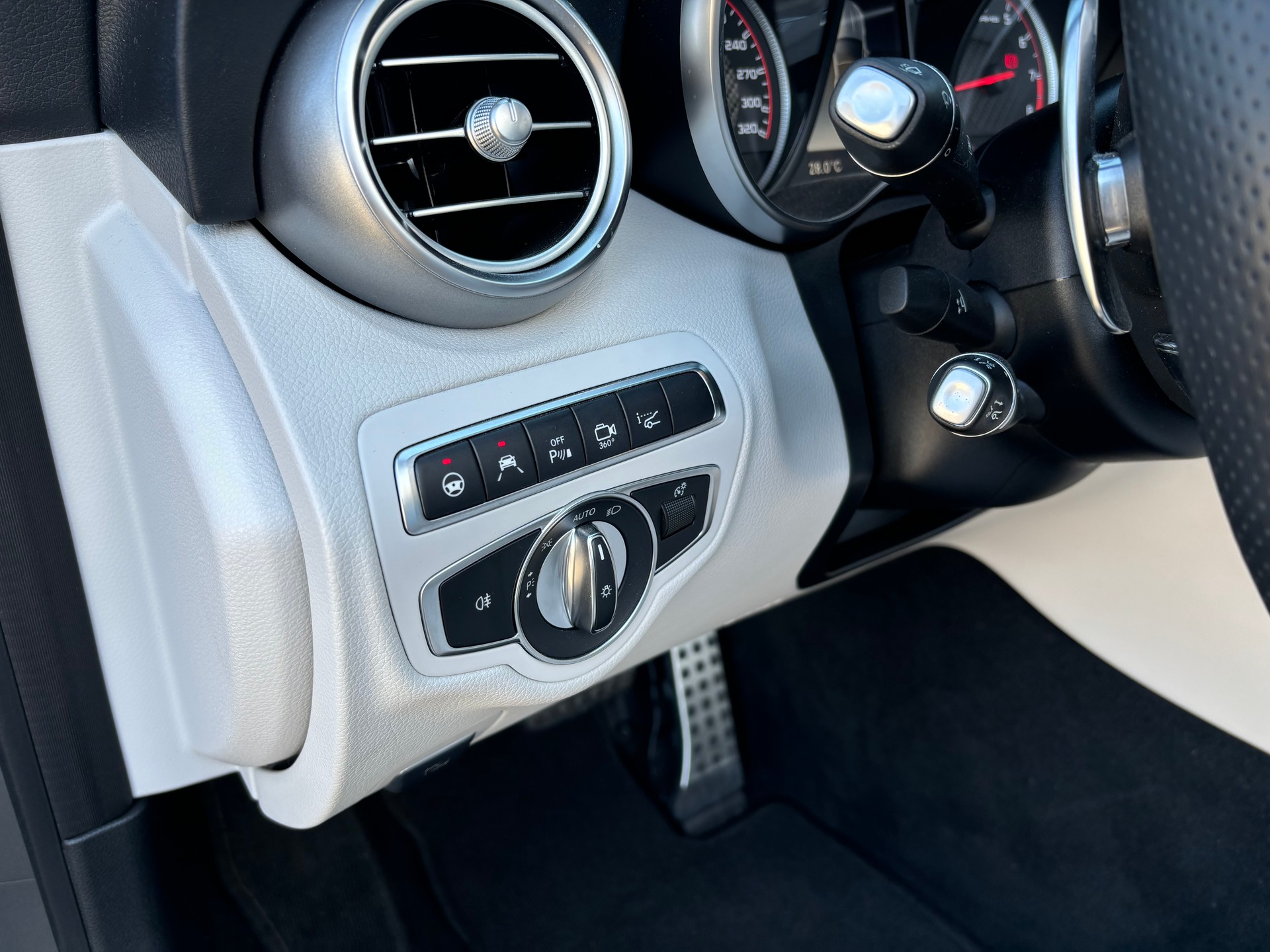 MERCEDES-BENZ C 63 S Cabriolet AMG Speedshift | Limited Edition 1 of 150-image-13