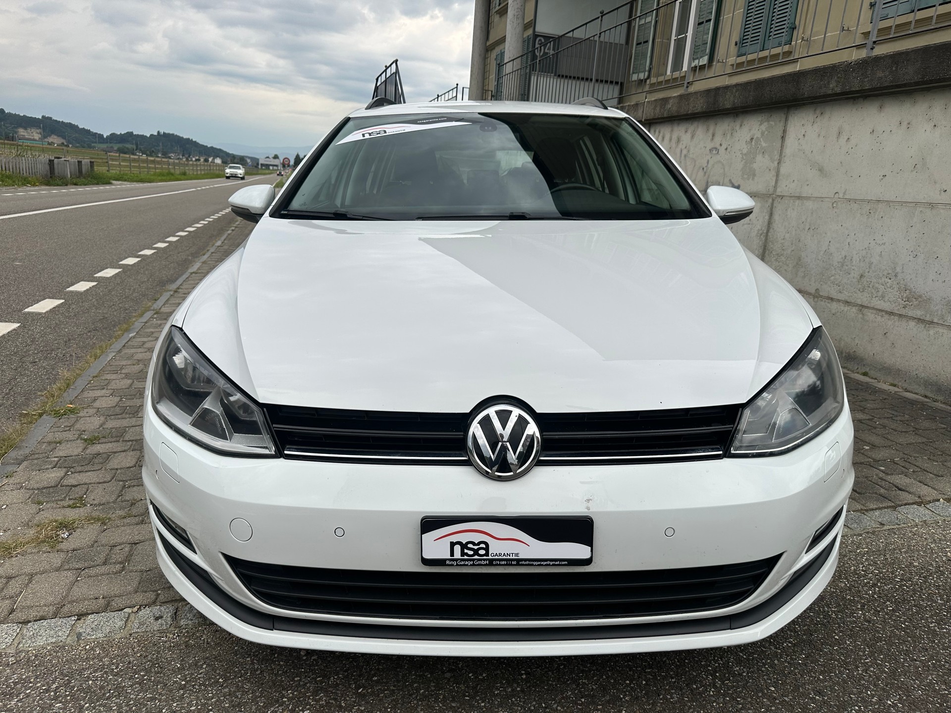 VW Golf Variant 1.4 TSI 65th Edition-image-7
