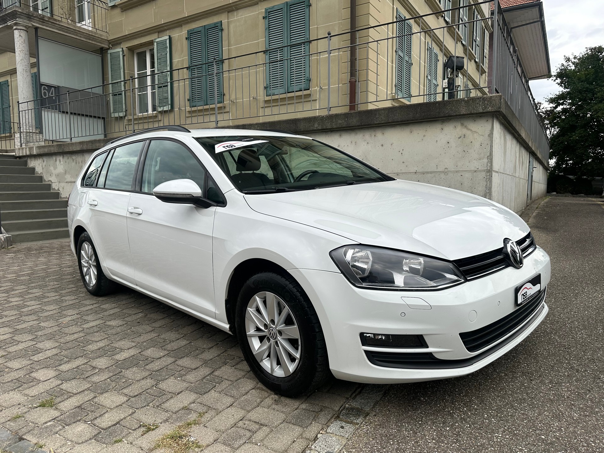 VW Golf Variant 1.4 TSI 65th Edition-image-6