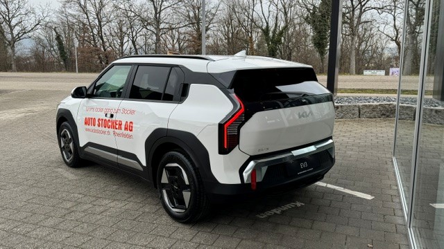 KIA EV3 58 kWh Earth-showroom-element-3