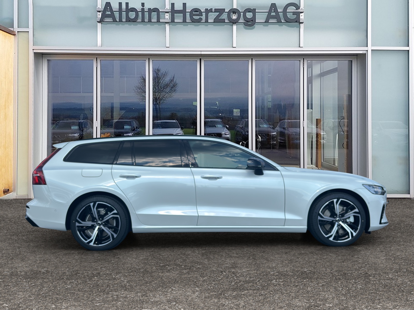 VOLVO V60 2.0 T6 TE Ultra Dark eAWD-image-4
