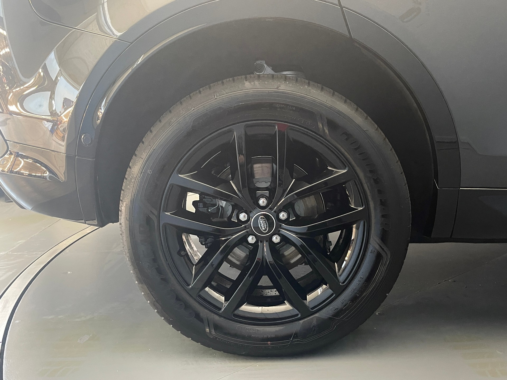 LAND ROVER Discovery Sport 1.5 T 270e Dynamic SE-image-11