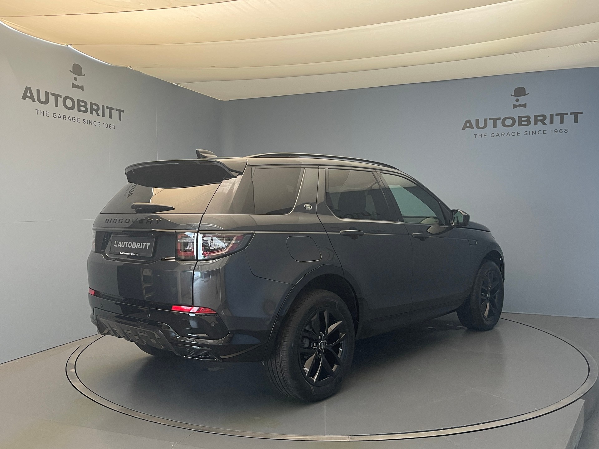 LAND ROVER Discovery Sport 1.5 T 270e Dynamic SE-showroom-element-3