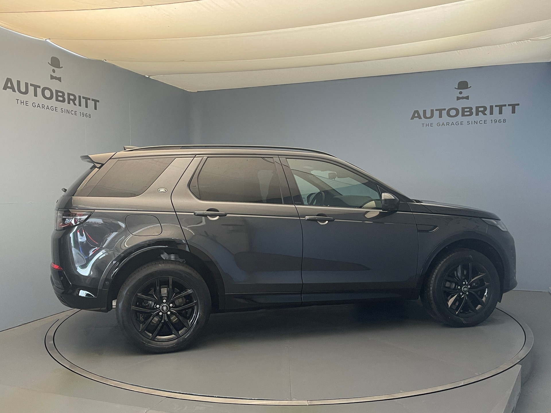 LAND ROVER Discovery Sport 1.5 T 270e Dynamic SE-showroom-element-2