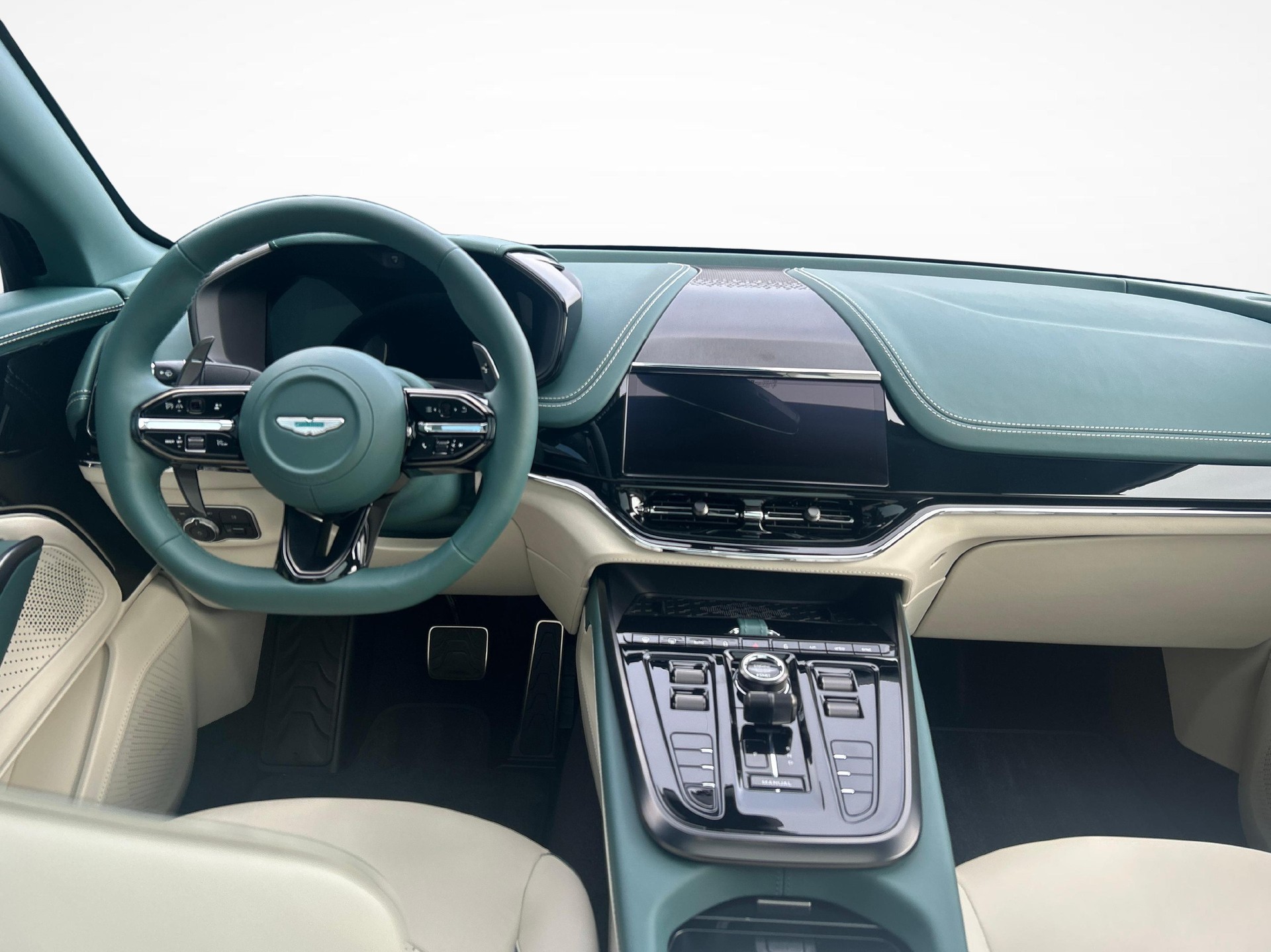 ASTON MARTIN DBX 707 4.0 V8 Bi-Turbo-image-12