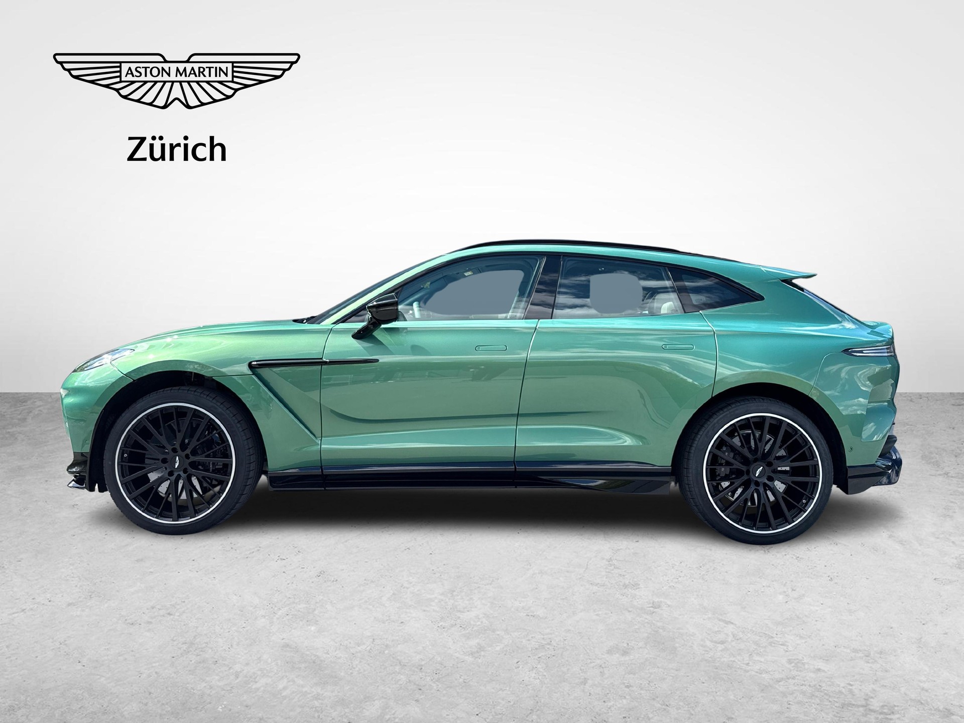 ASTON MARTIN DBX 707 4.0 V8 Bi-Turbo-showroom-element-1
