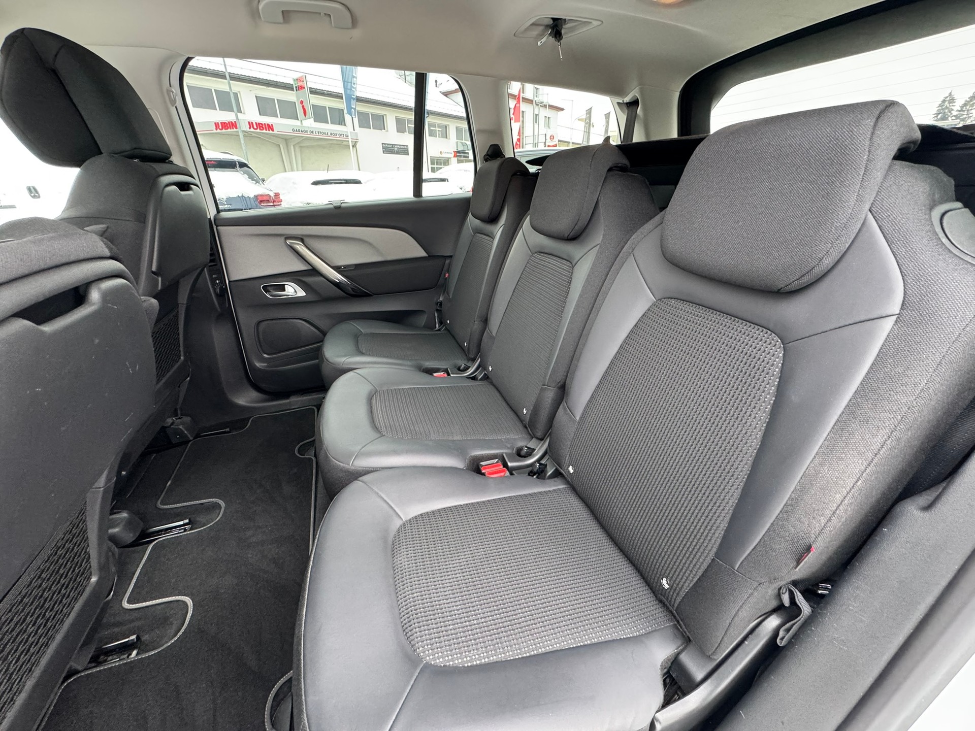 CITROEN Grand C4 Spacetourer 1.2 Pure Tech Shine EAT8-image-8