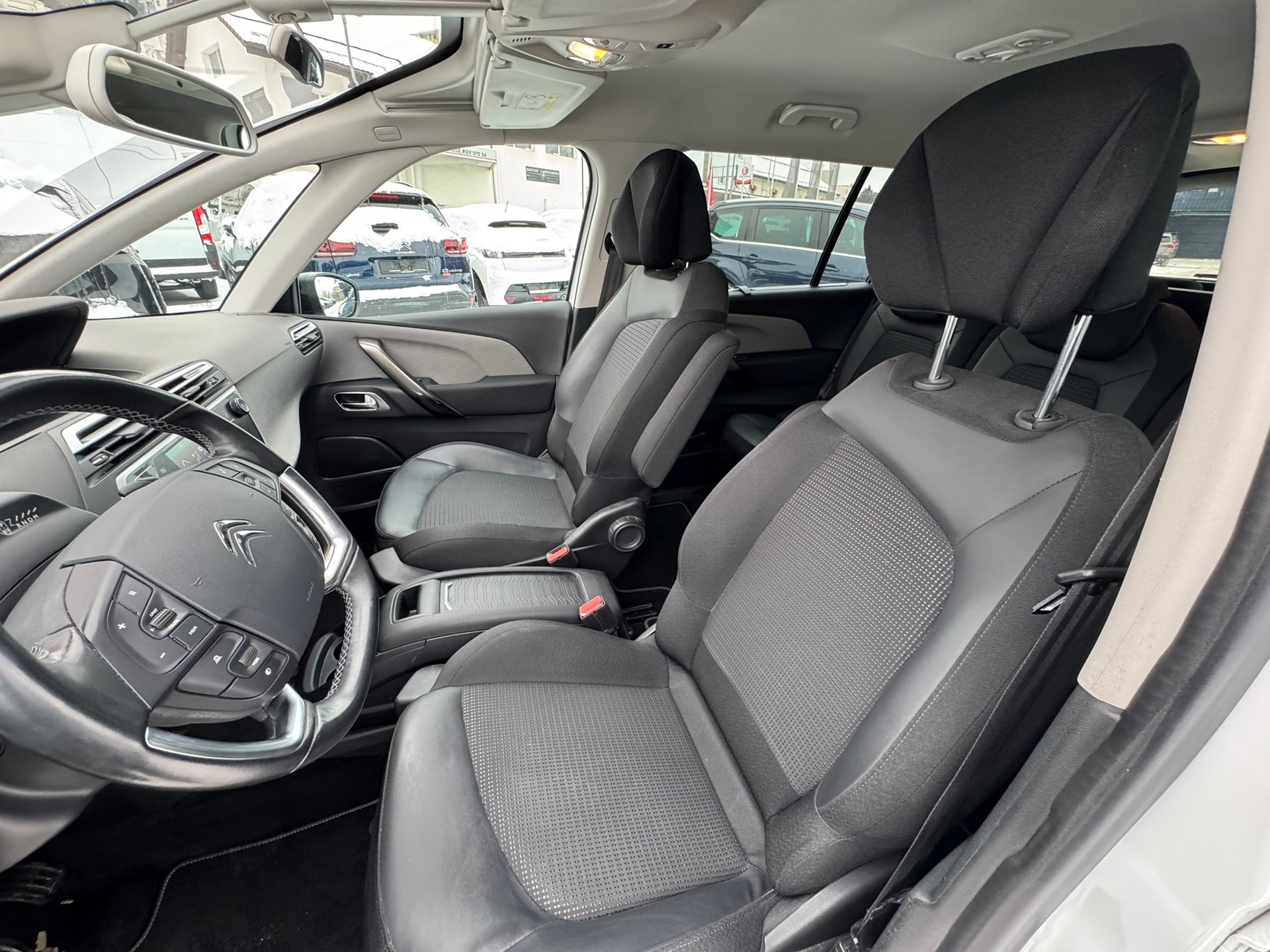CITROEN Grand C4 Spacetourer 1.2 Pure Tech Shine EAT8-image-5