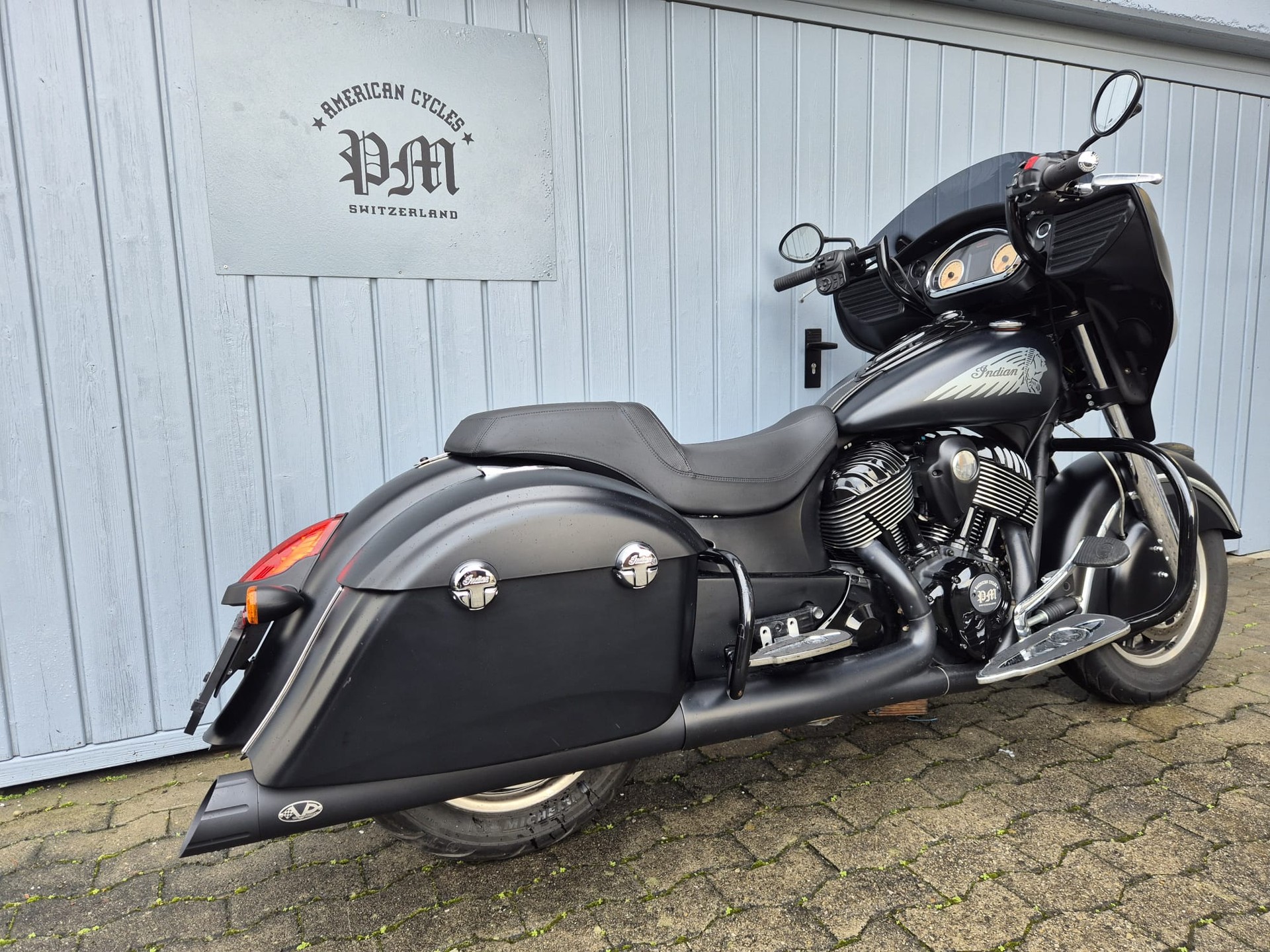 INDIAN Chieftain-image-1