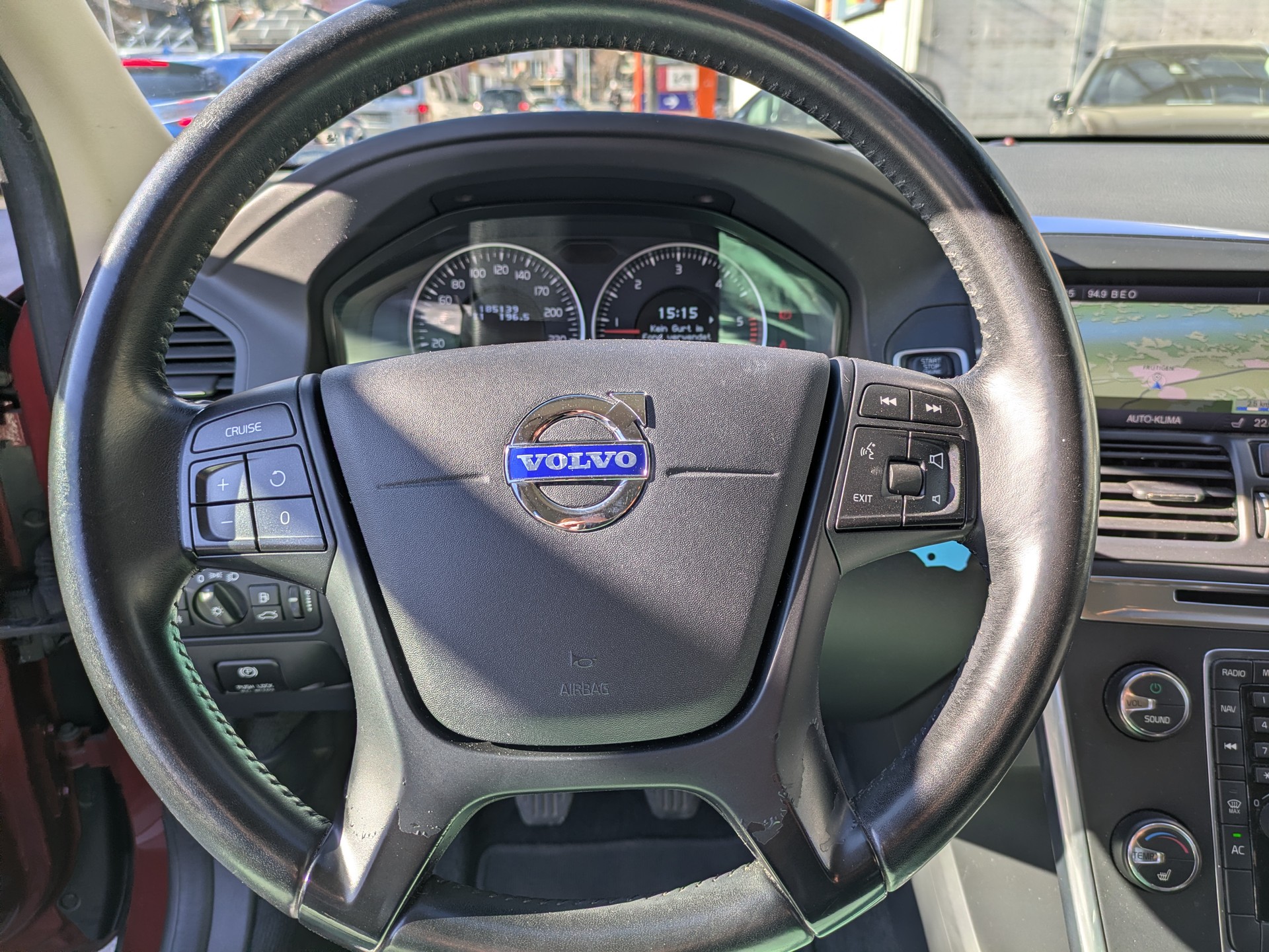VOLVO XC60 2.4 D4 Kinetic AWD-image-10