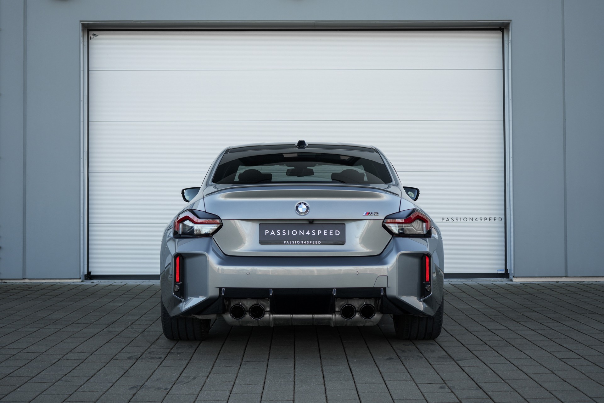 BMW M2 Steptronic-showroom-element-3