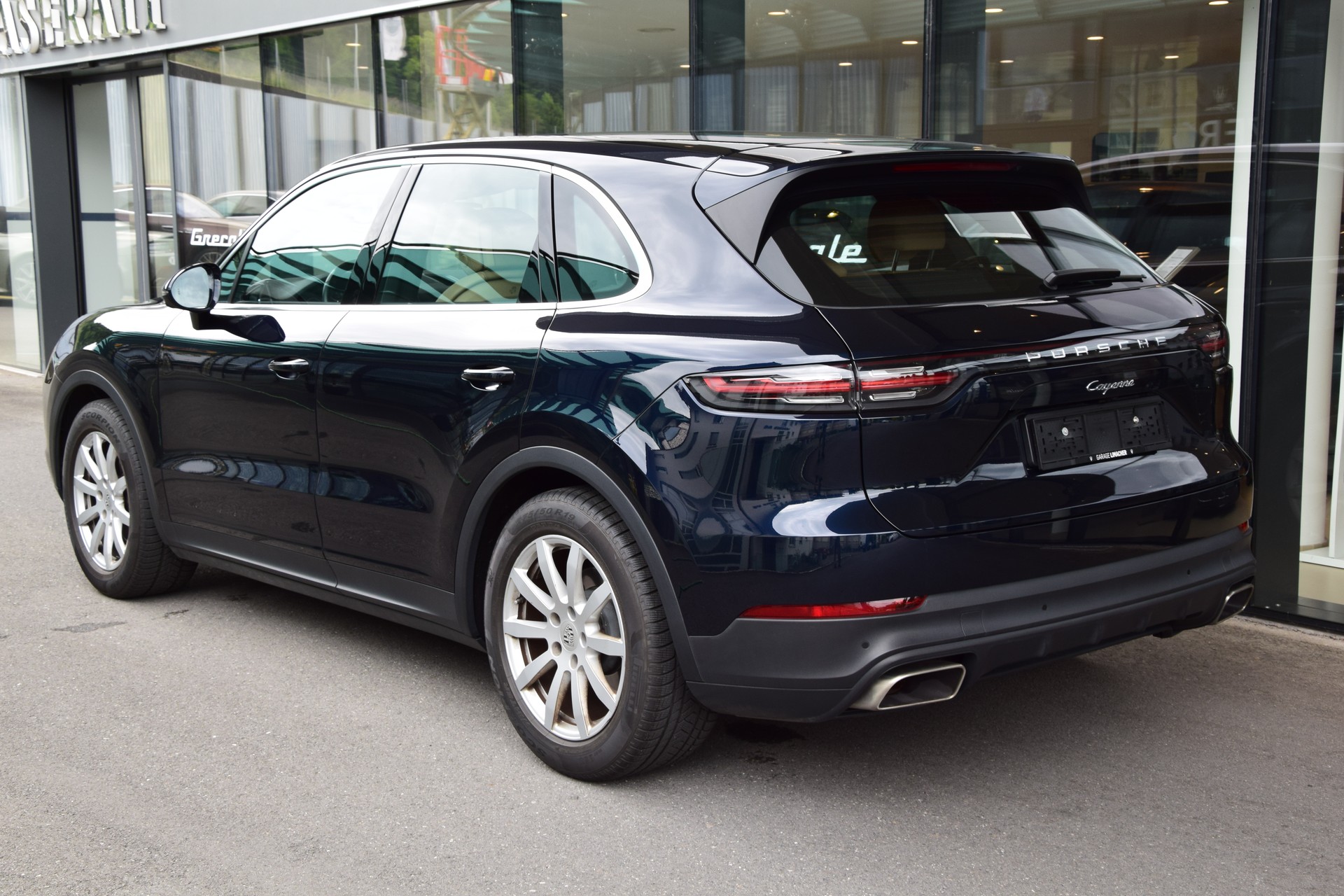 PORSCHE Cayenne-image-4