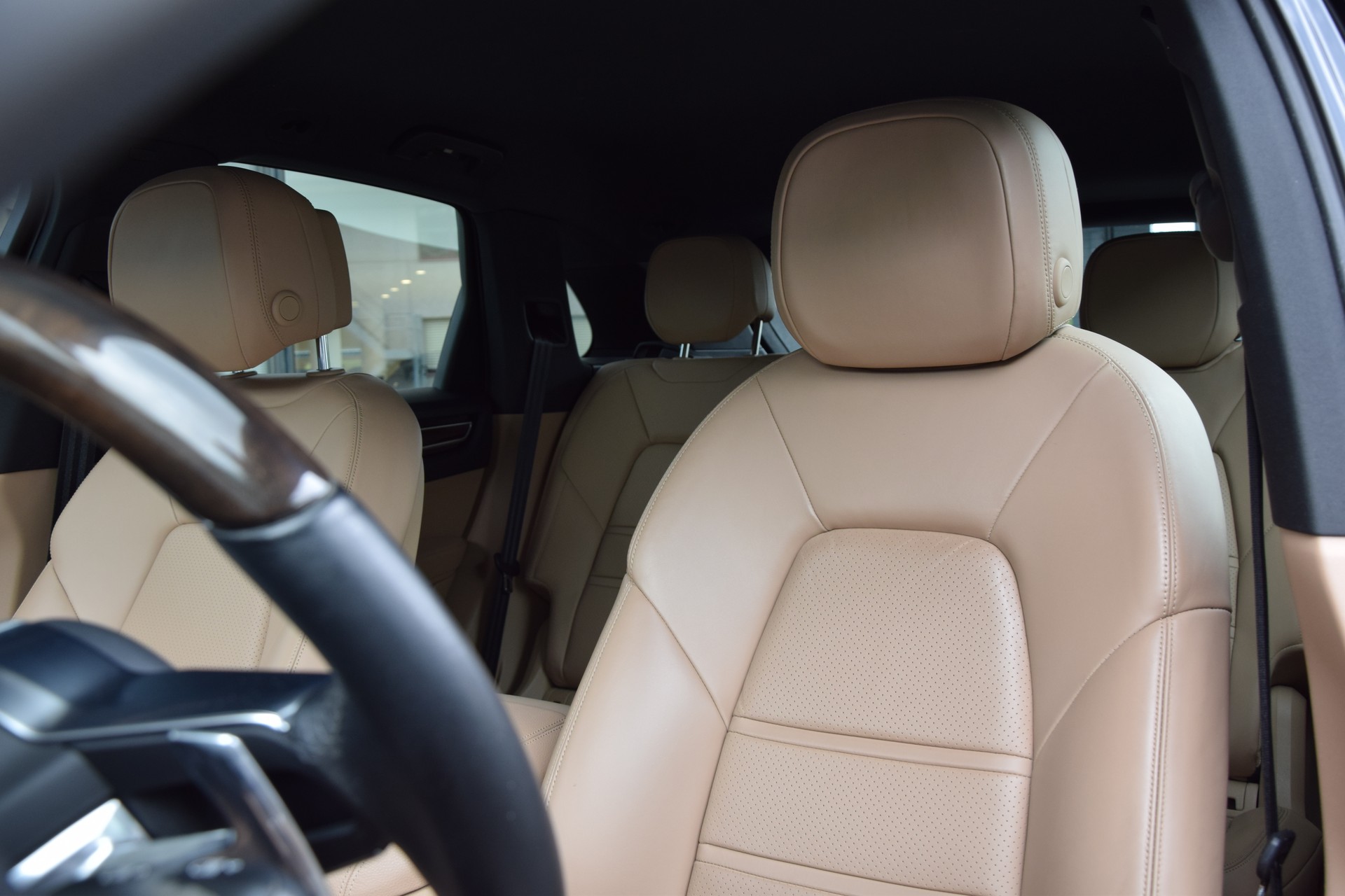 PORSCHE Cayenne-image-8