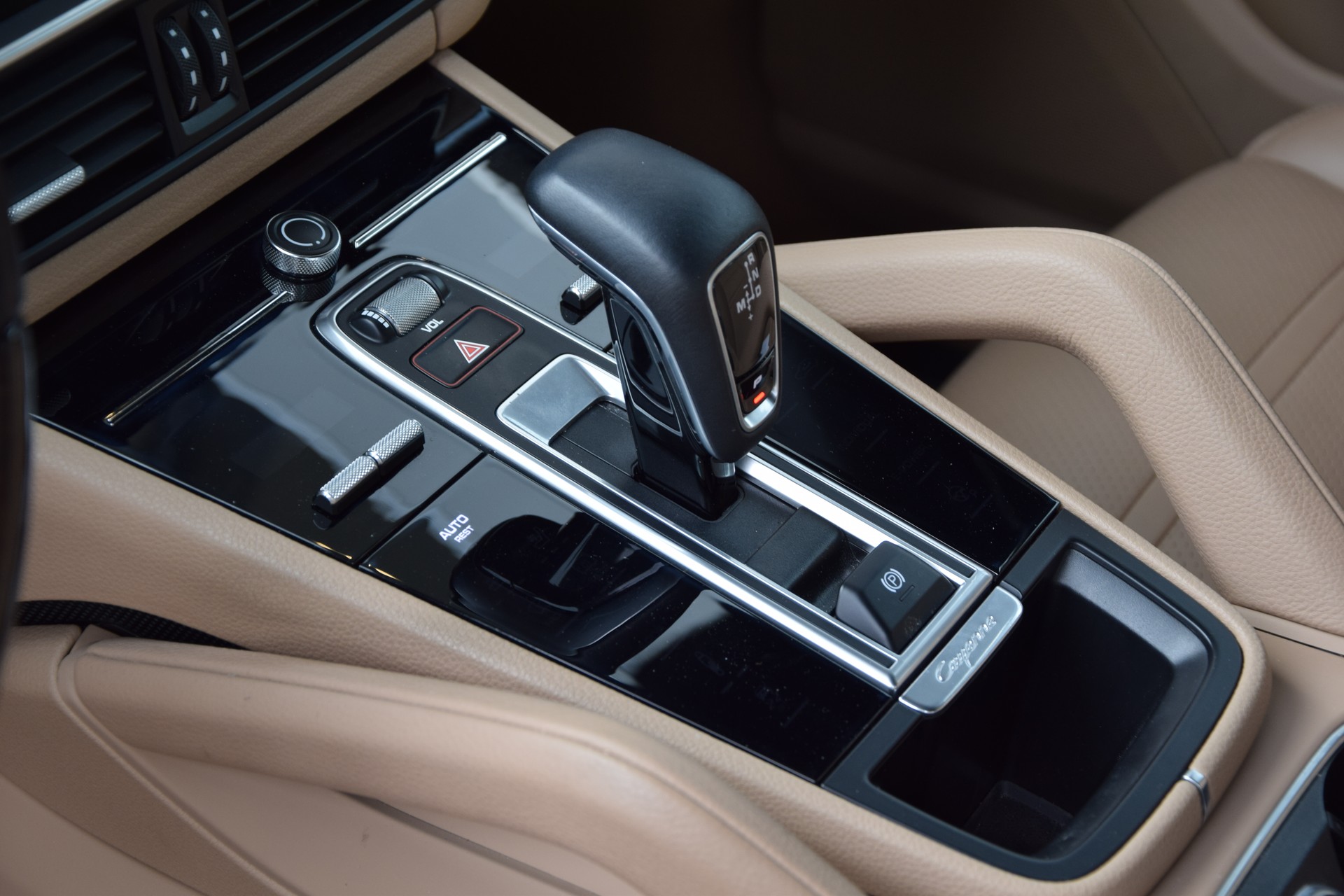 PORSCHE Cayenne-image-10
