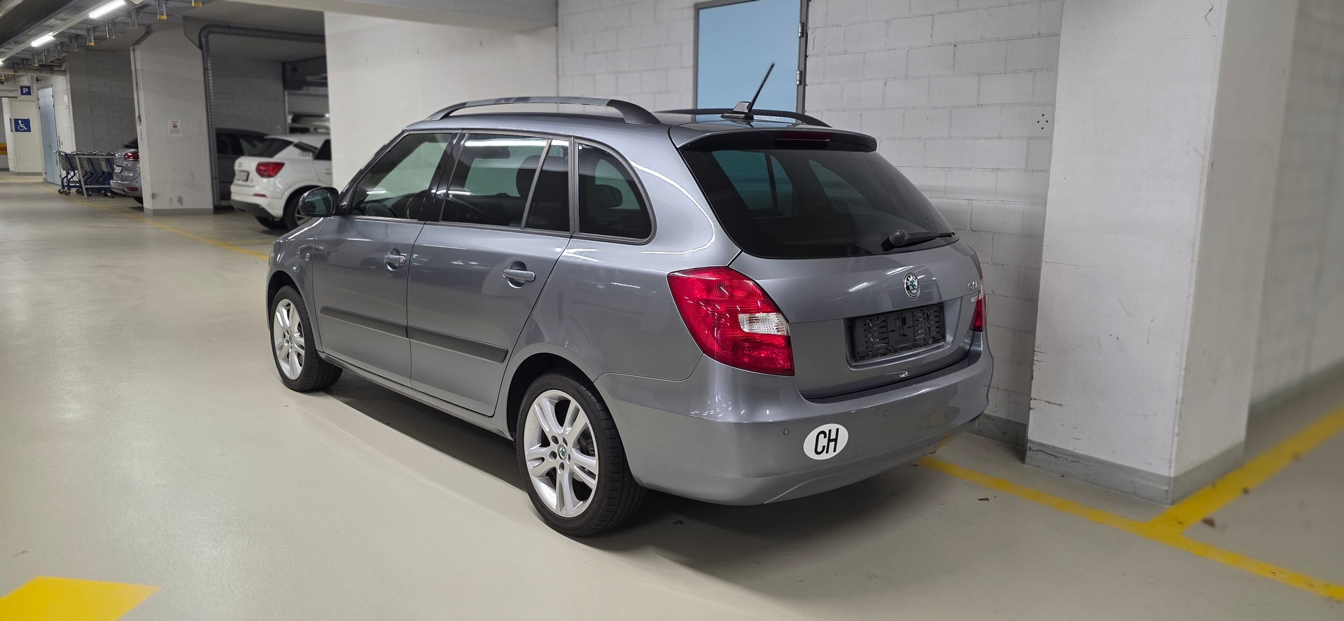 SKODA Fabia 1.6 TDI Elegance-image-2