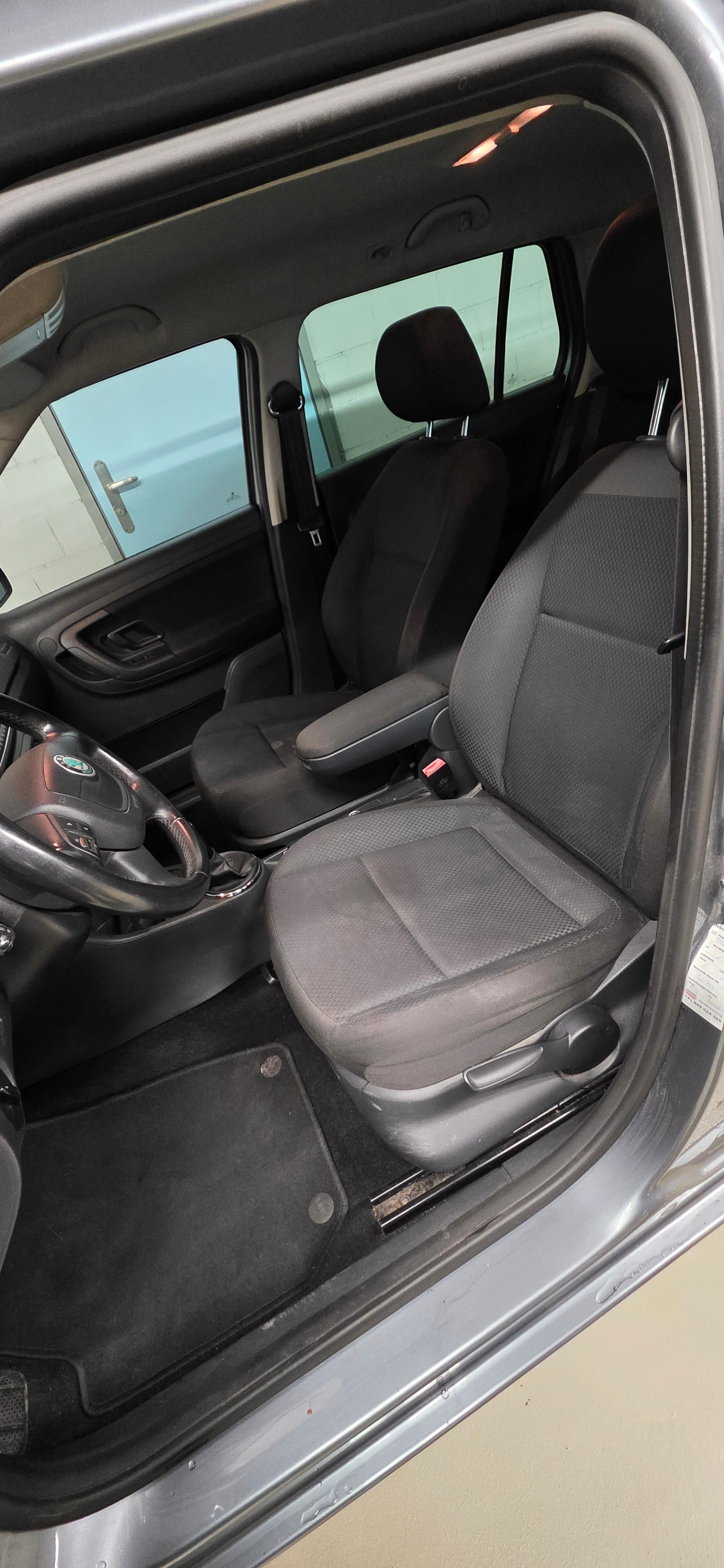 SKODA Fabia 1.6 TDI Elegance-image-9