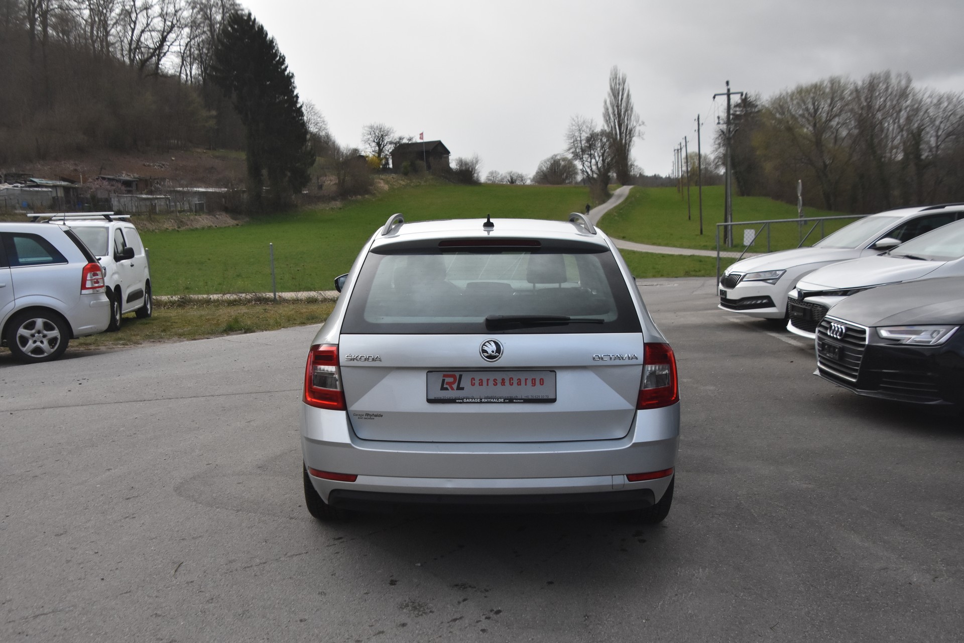 SKODA Octavia Combi 2.0 TDI Ambition DSG-image-5