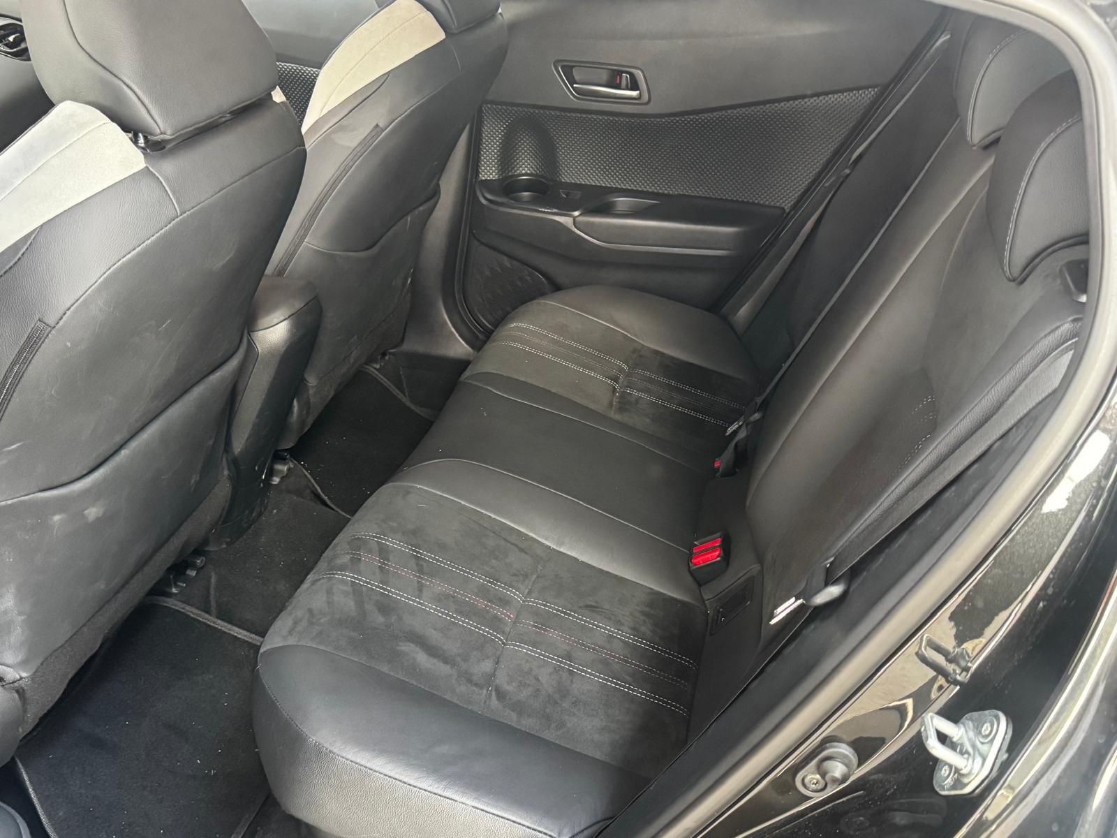 TOYOTA C-HR 2.0 HSD CVT GR Sport-image-4