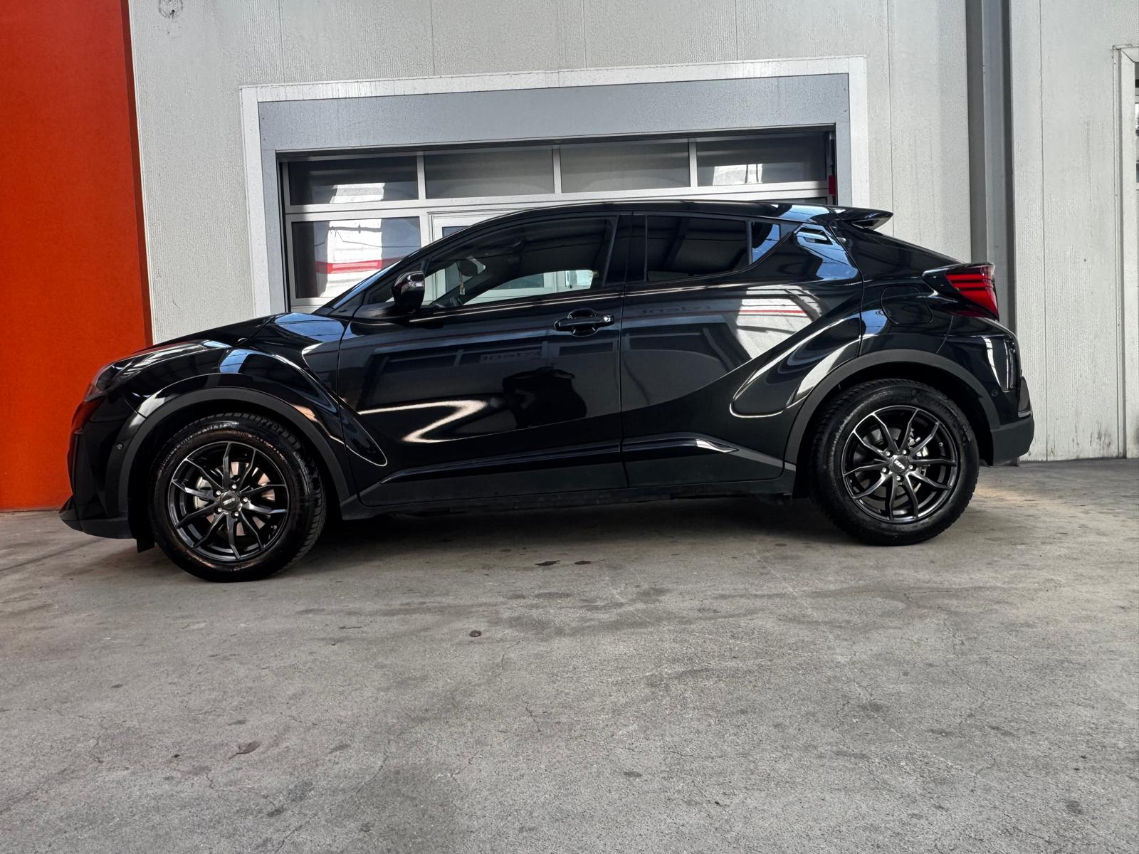 TOYOTA C-HR 2.0 HSD CVT GR Sport-showroom-element-1