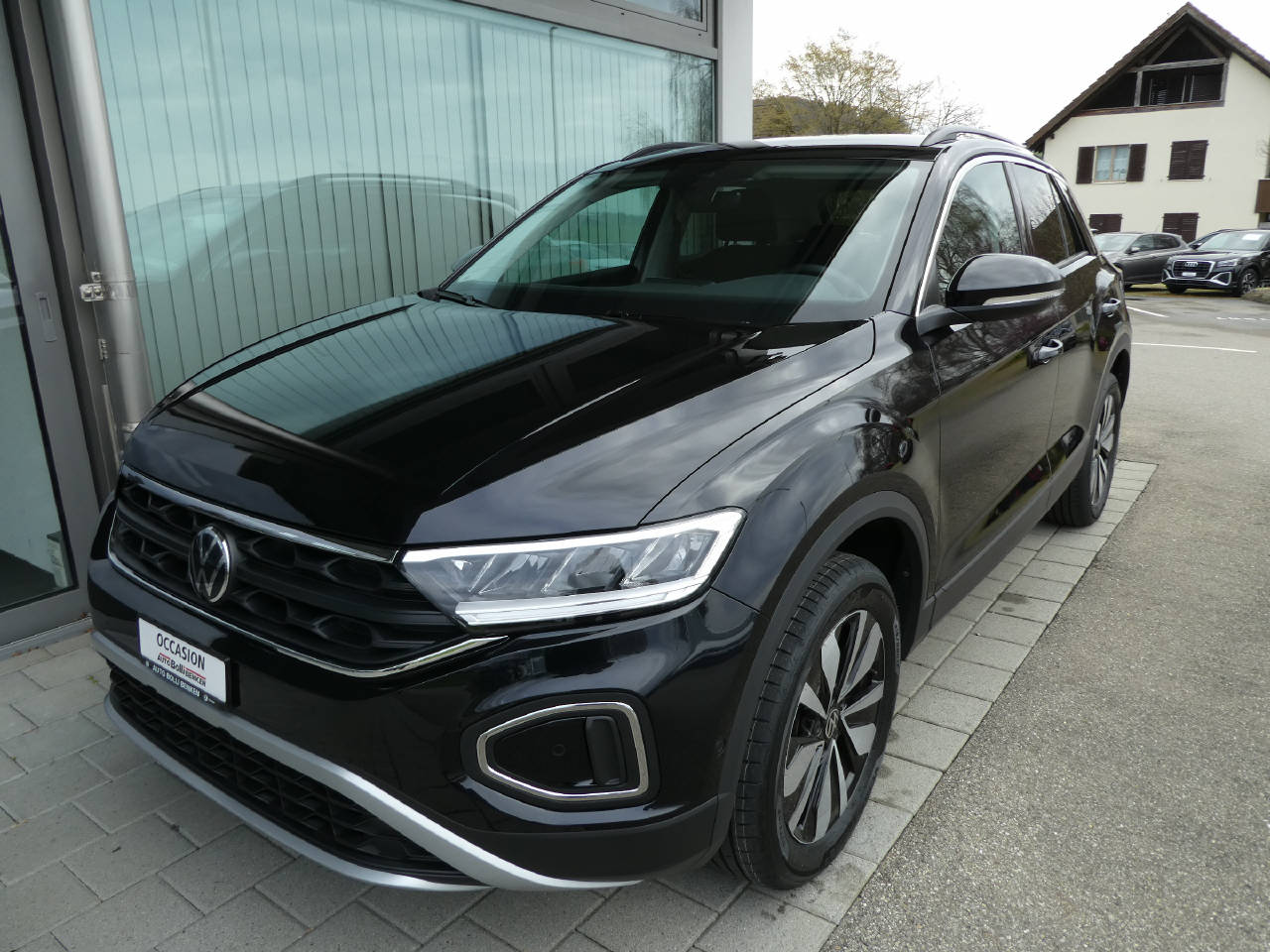 VW T-Roc 1.5 TSI Life United DSG-showroom-element-1