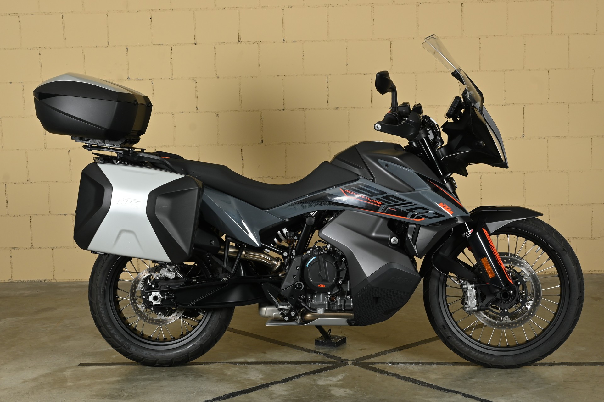 KTM 890 Adventure L-image-0