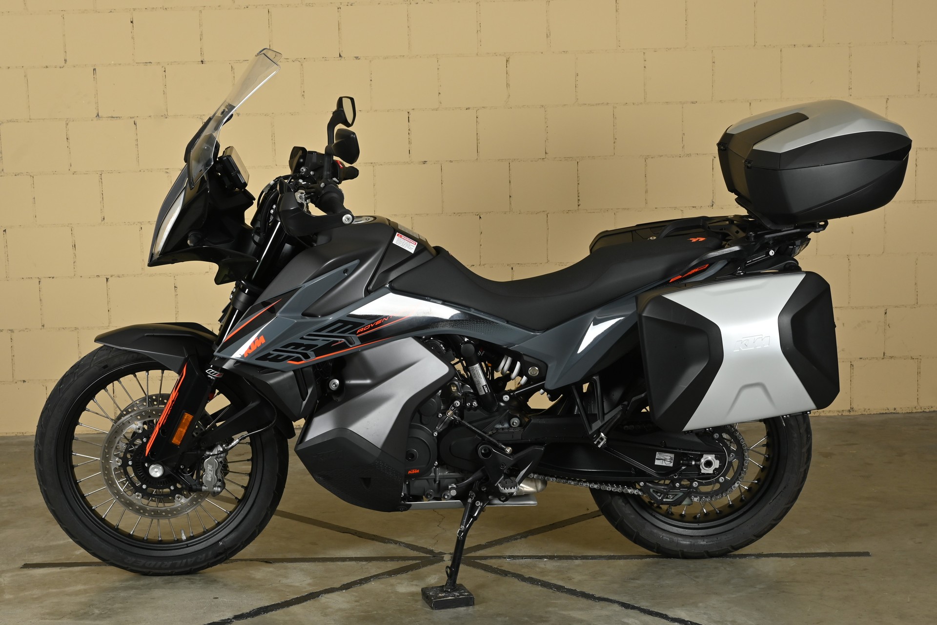 KTM 890 Adventure L-image-3