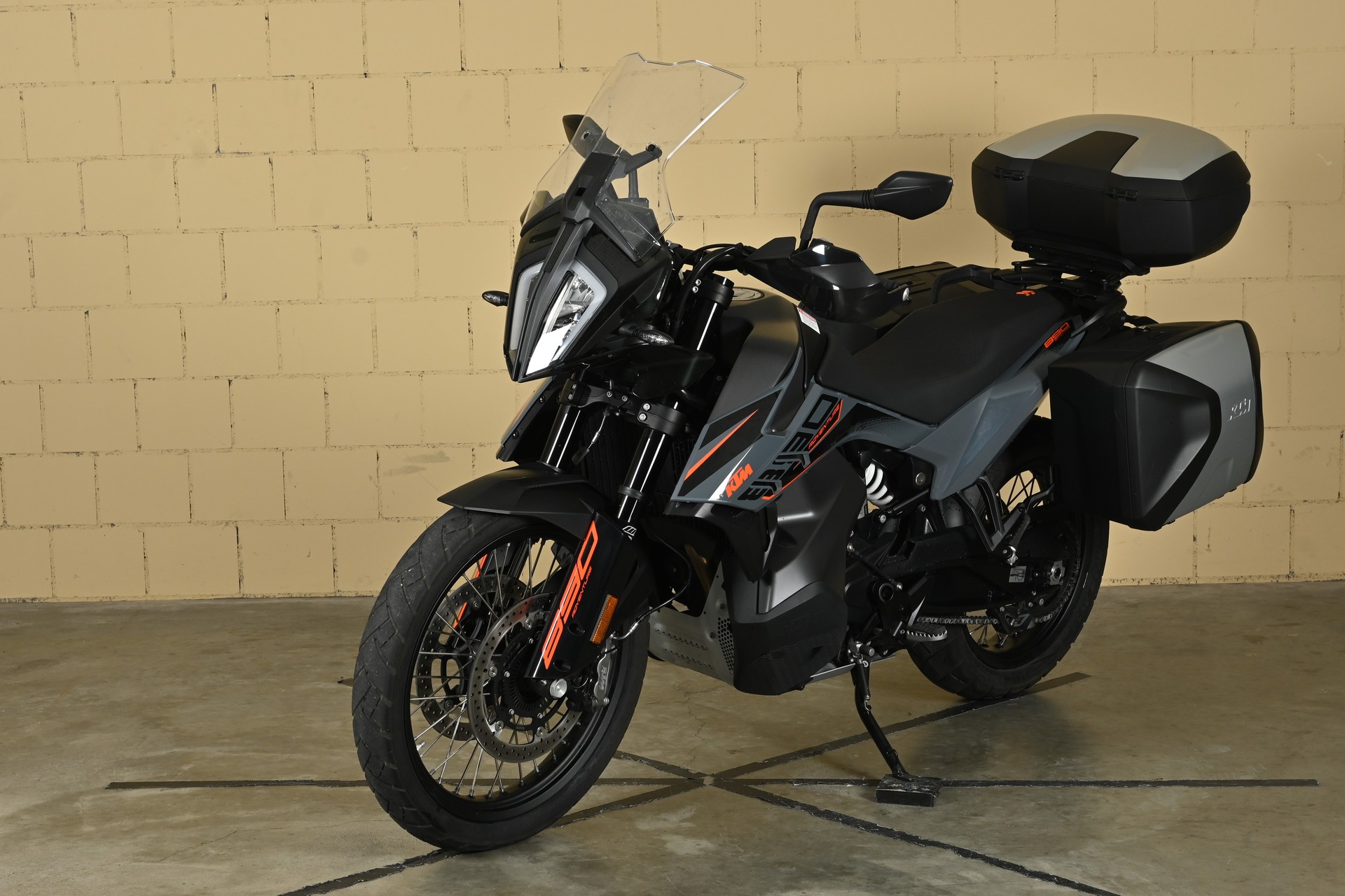 KTM 890 Adventure L-image-2