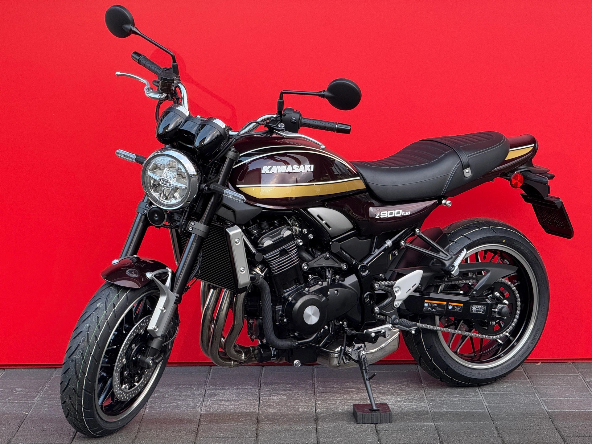 KAWASAKI Z 900 RS-image-2