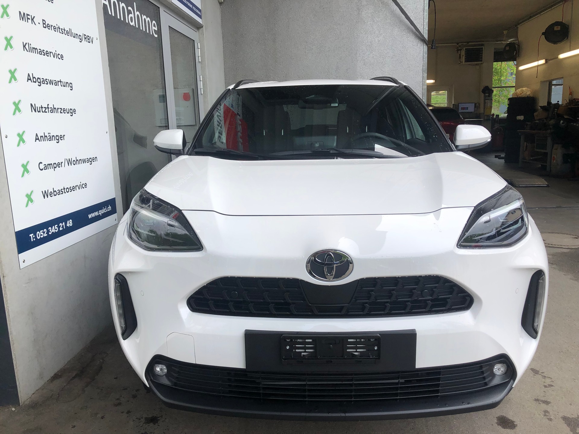 TOYOTA Yaris Cross 1.5 Sport Edition AWDi e-CVT-image-3