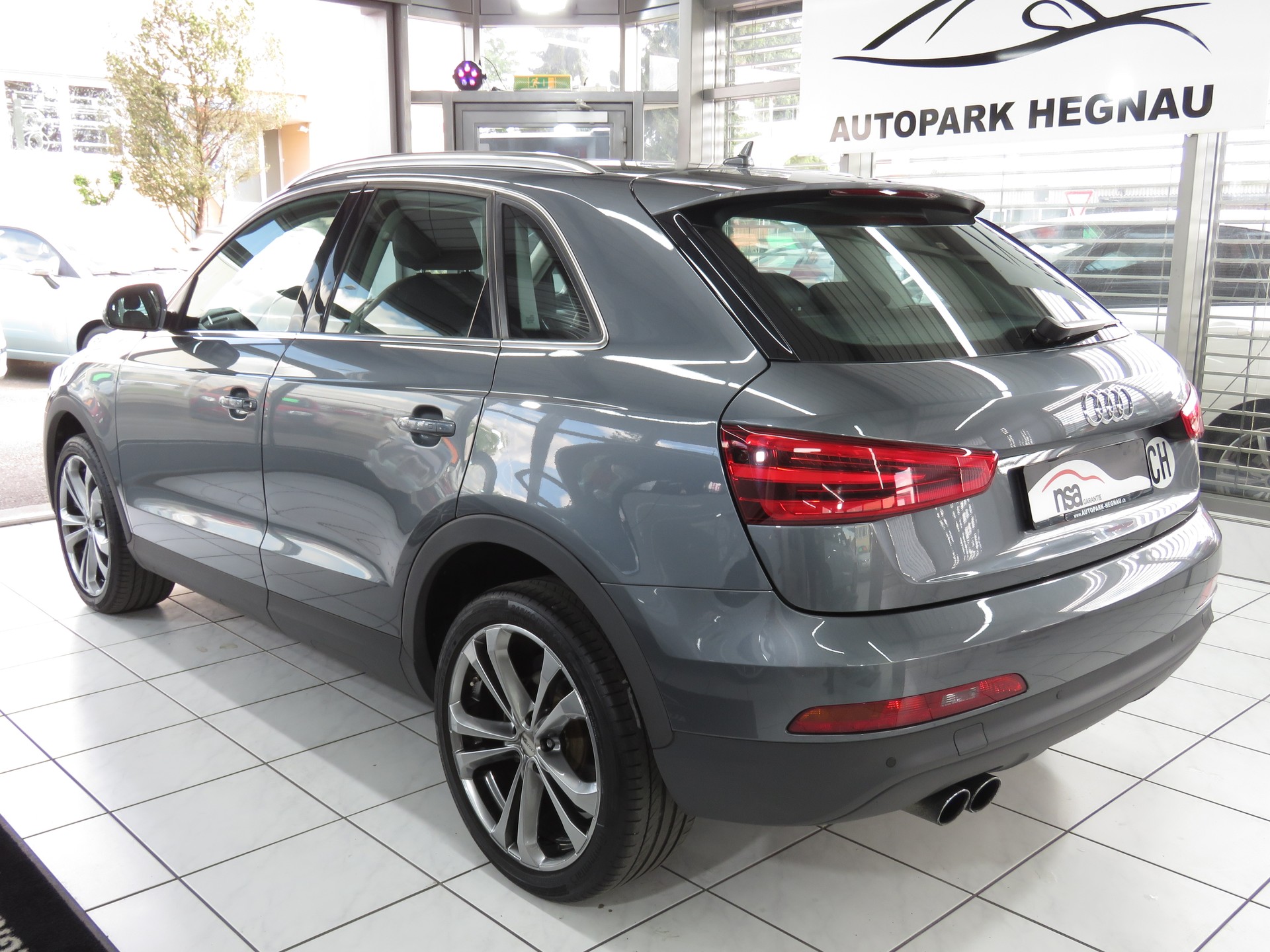 AUDI Q3 2.0 TDI Quattro S-tronic (Automat)-image-5