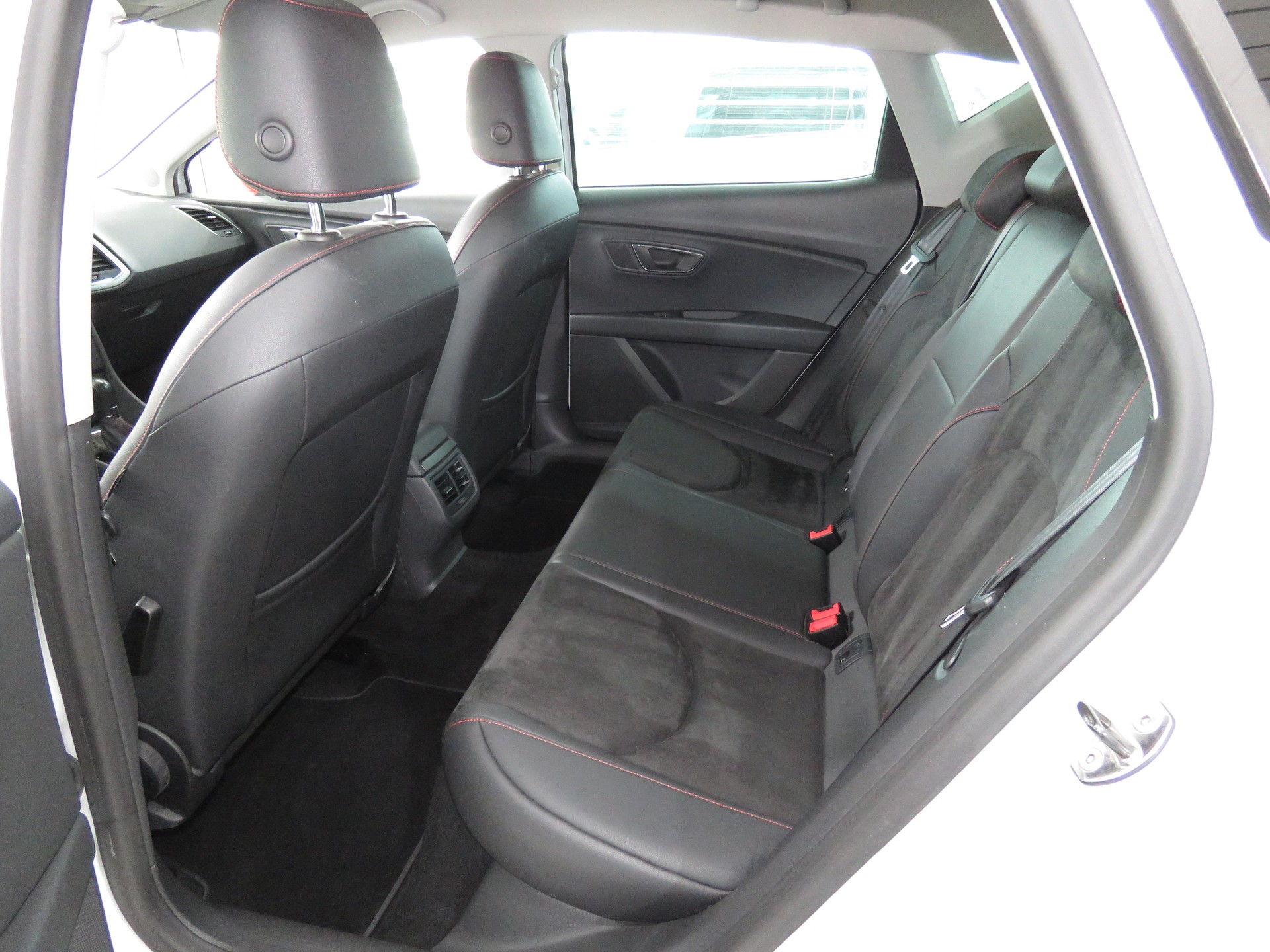 SEAT Leon 1.8 TSI FR DSG-image-10