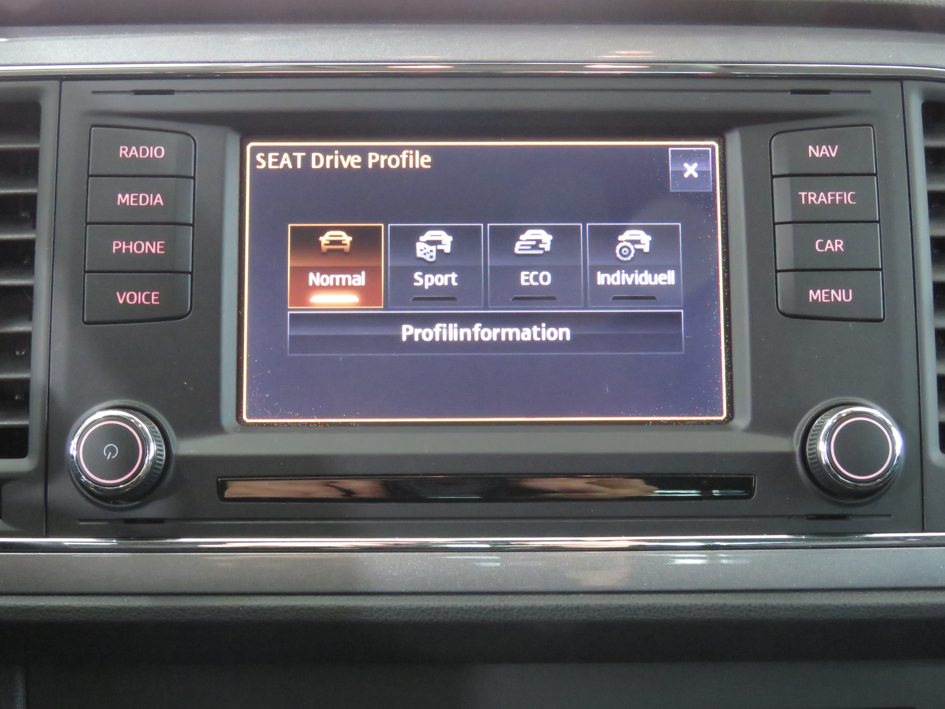 SEAT Leon 1.8 TSI FR DSG-image-23