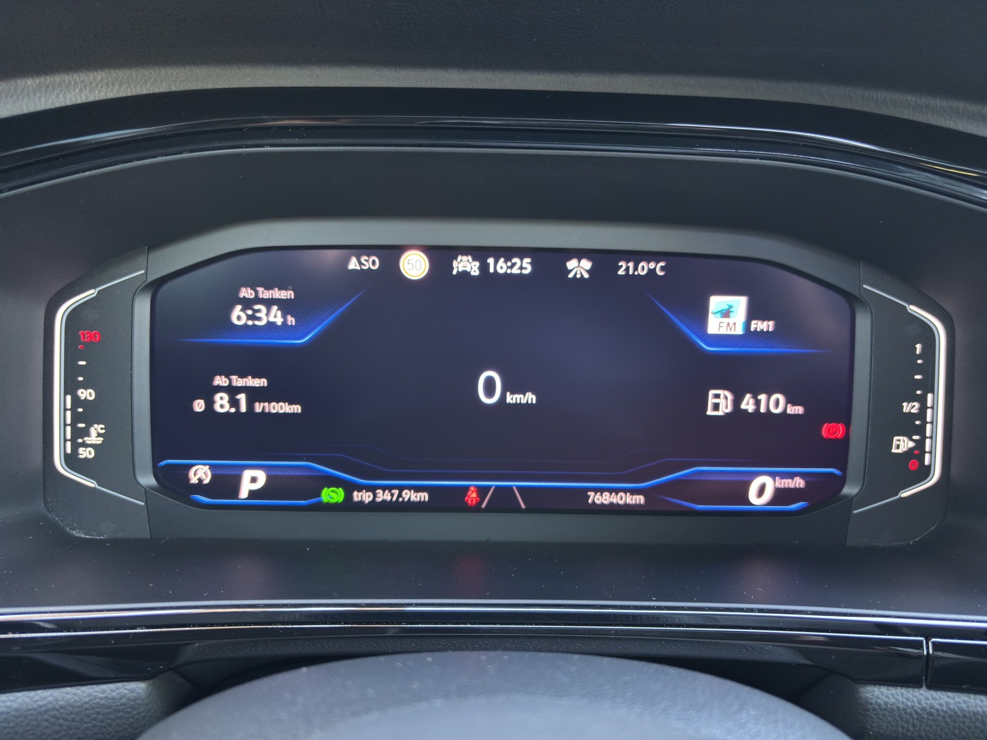 VW T-Roc 2.0 TSI R DSG 4Motion-image-5