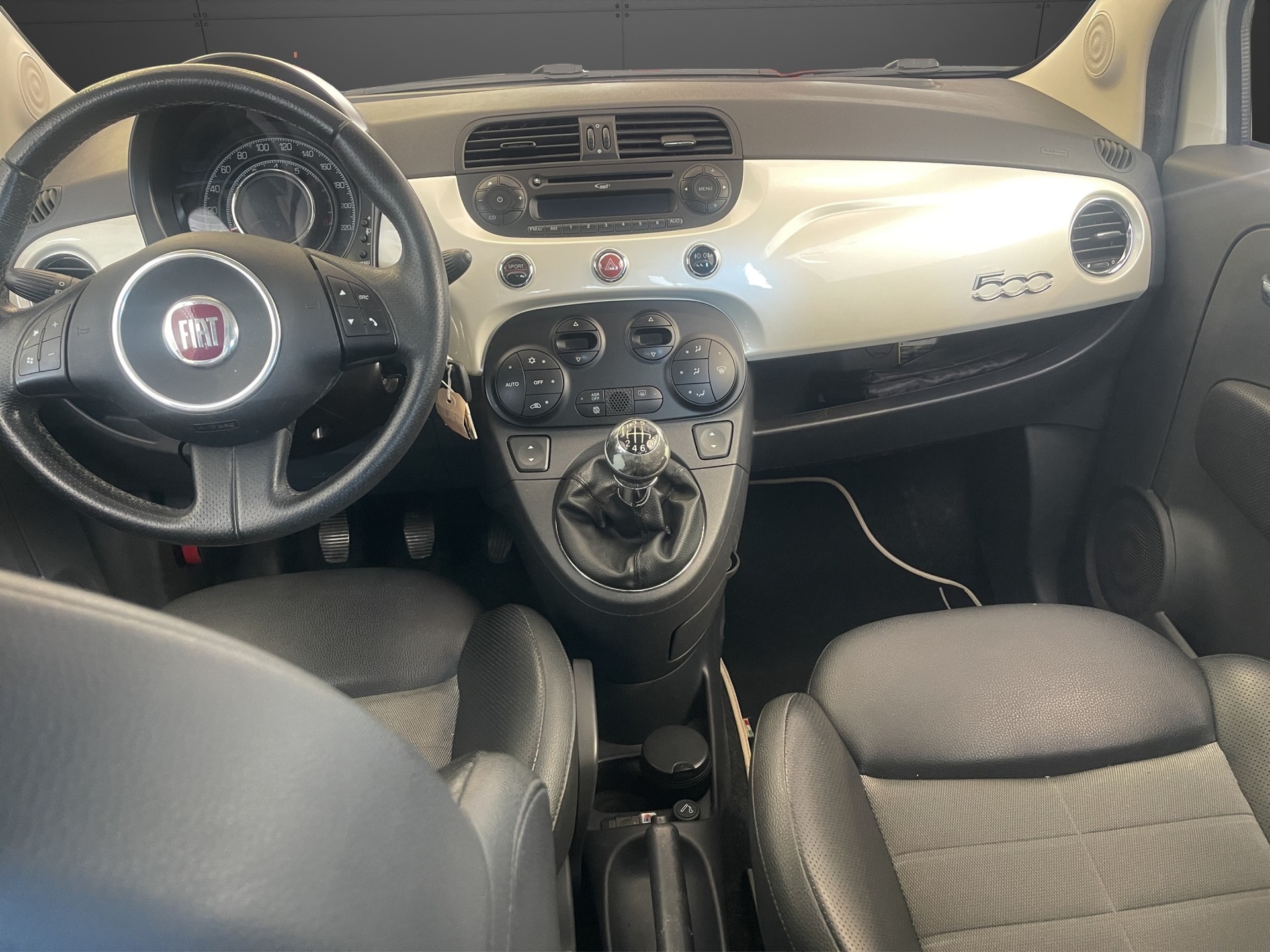 FIAT 500C 1.4 16V Lounge-image-11