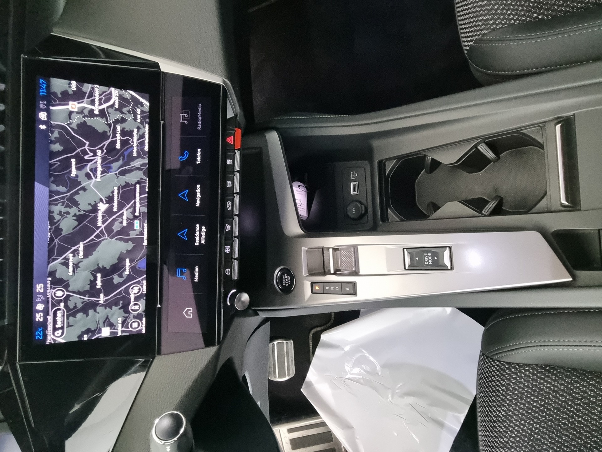 PEUGEOT 408 1.6 PHEV 225 GT-image-14