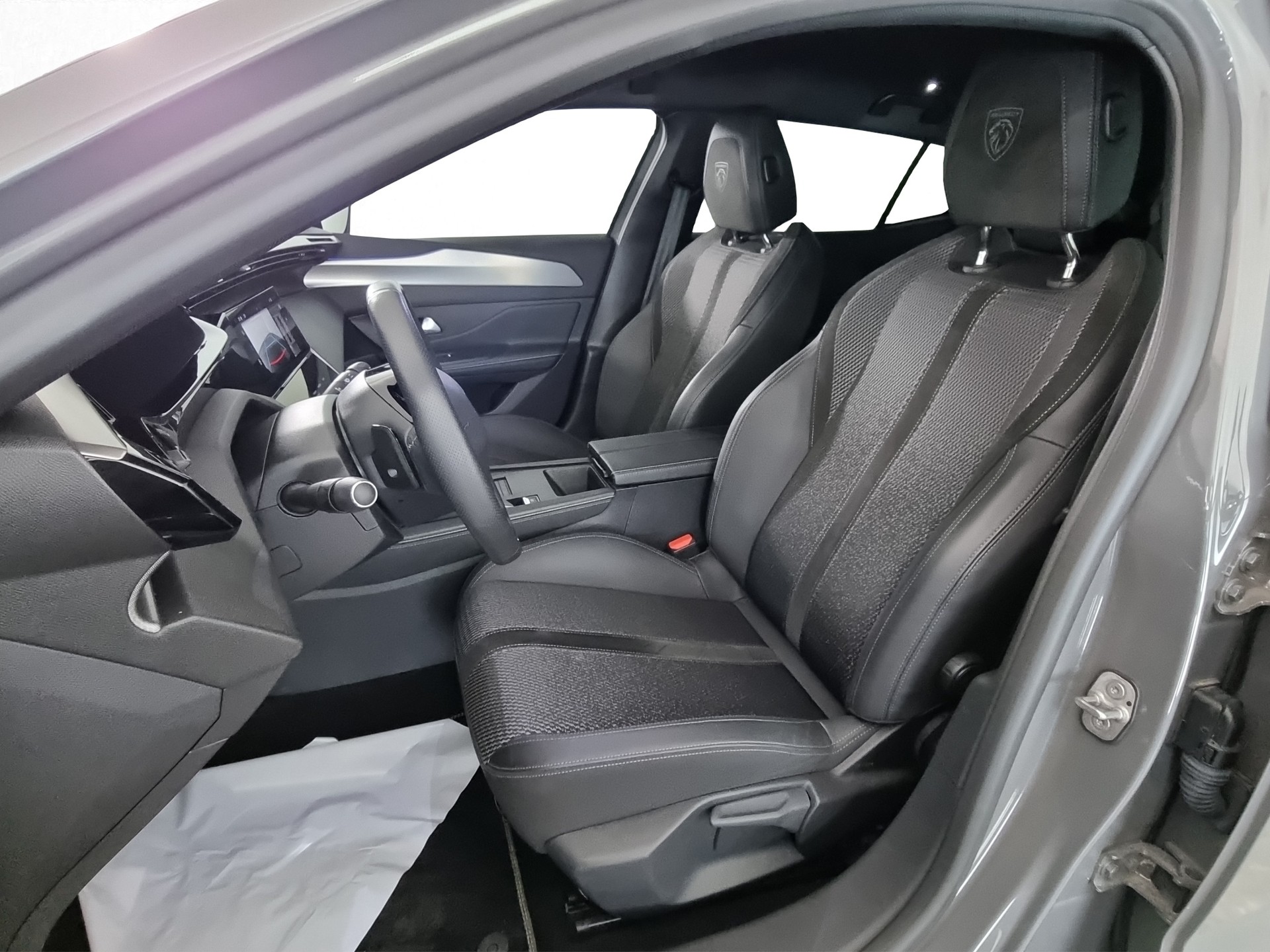 PEUGEOT 408 1.6 PHEV 225 GT-image-5